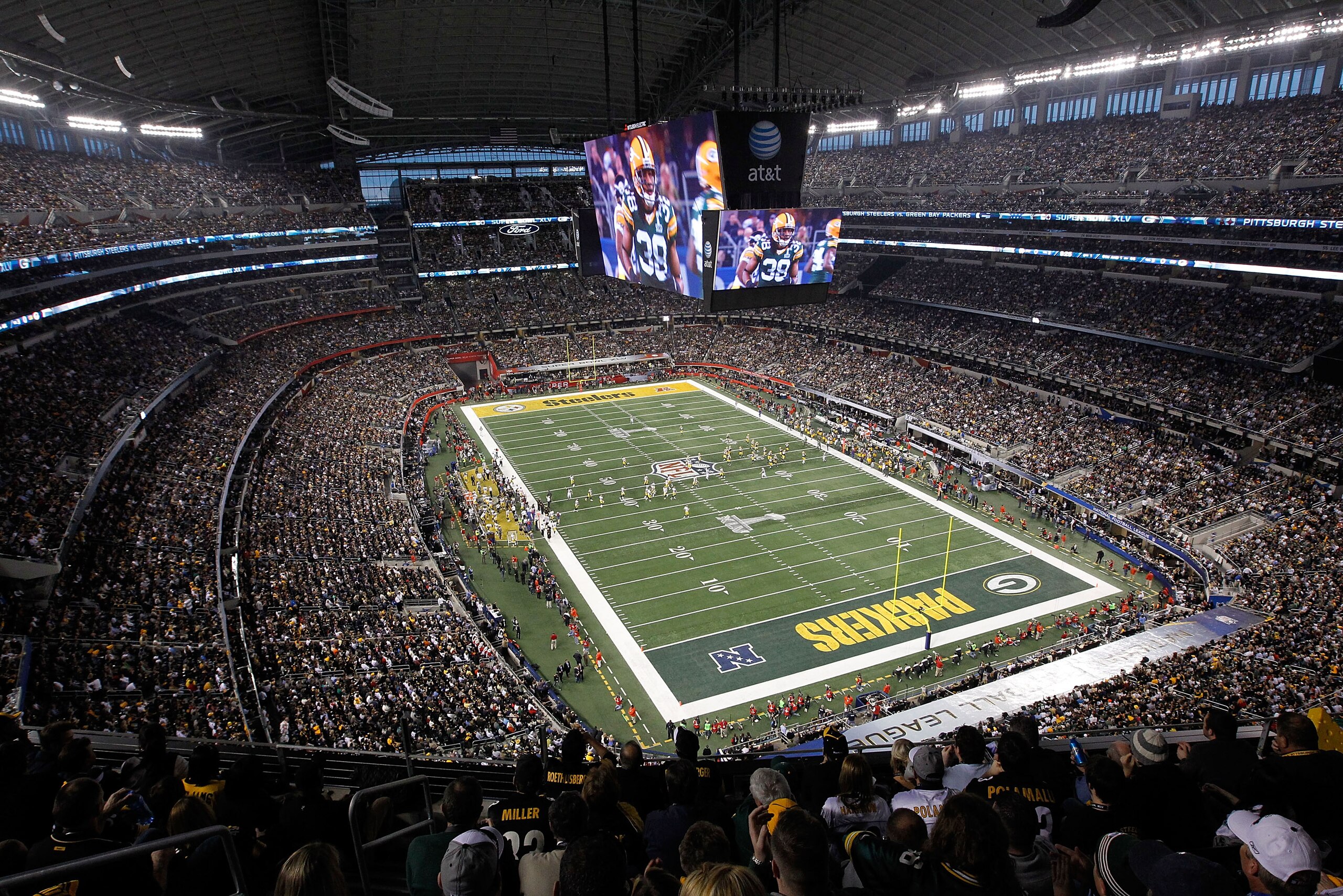 ARLINGTON, TX - FEBRUARY 06: A band performs prior to Super Bowl XLV at Cowboys Stadium on February 6, 2011 in Arlington, Texas. (Photo by Tom Pennington/Getty Images) ARLINGTON, TX - FEBRUARY 06: A band performs prior to Super Bowl XLV at Cowboys Stadium on February 6, 2011 in Arlington, Texas. (Photo by Tom Pennington/Getty Images)