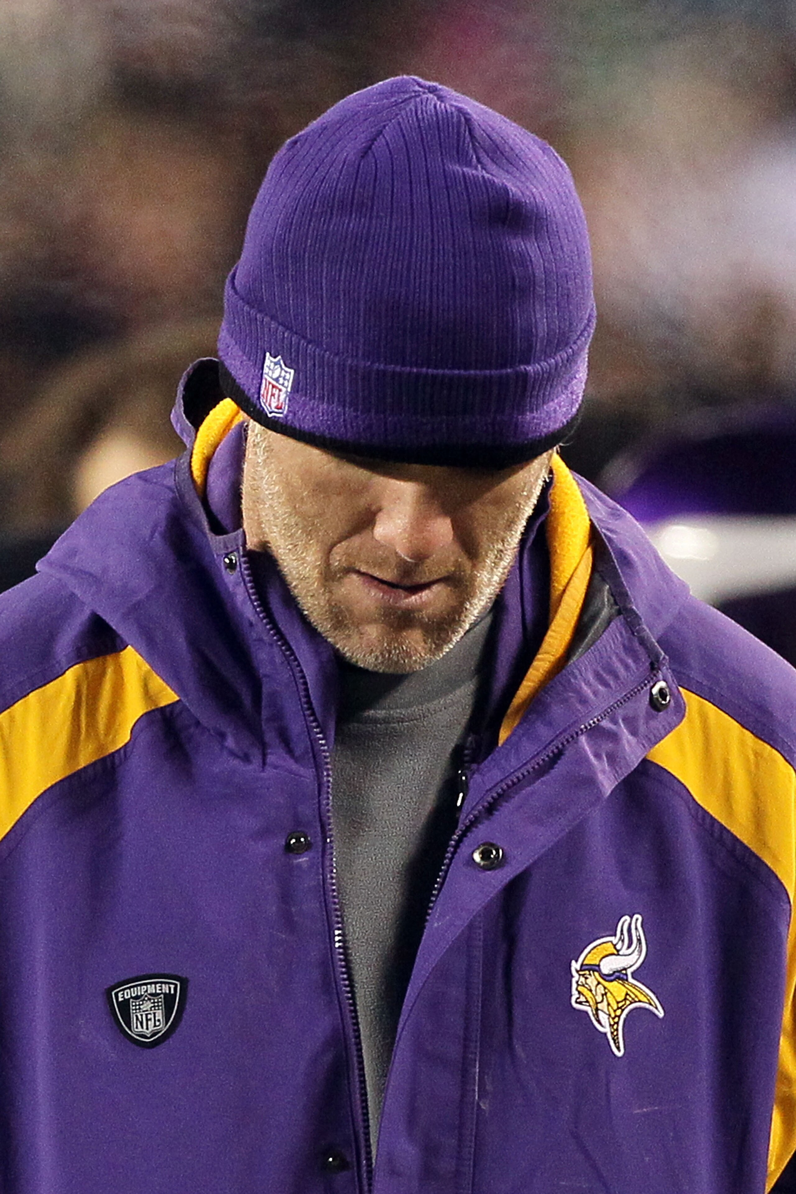 PHILADELPHIA, PA - DECEMBER 28: Injured Quarterback Brett Favre #4 of the Minnesota Vikings stands on the field during thier game against the Philadelphia Eagles at Lincoln Financial Field on December 26, 2010 in Philadelphia, Pennsylvania. (Photo by Ji PHILADELPHIA, PA - DECEMBER 28: Injured Quarterback Brett Favre #4 of the Minnesota Vikings stands on the field during thier game against the Philadelphia Eagles at Lincoln Financial Field on December 26, 2010 in Philadelphia, Pennsylvania. (Photo by Ji