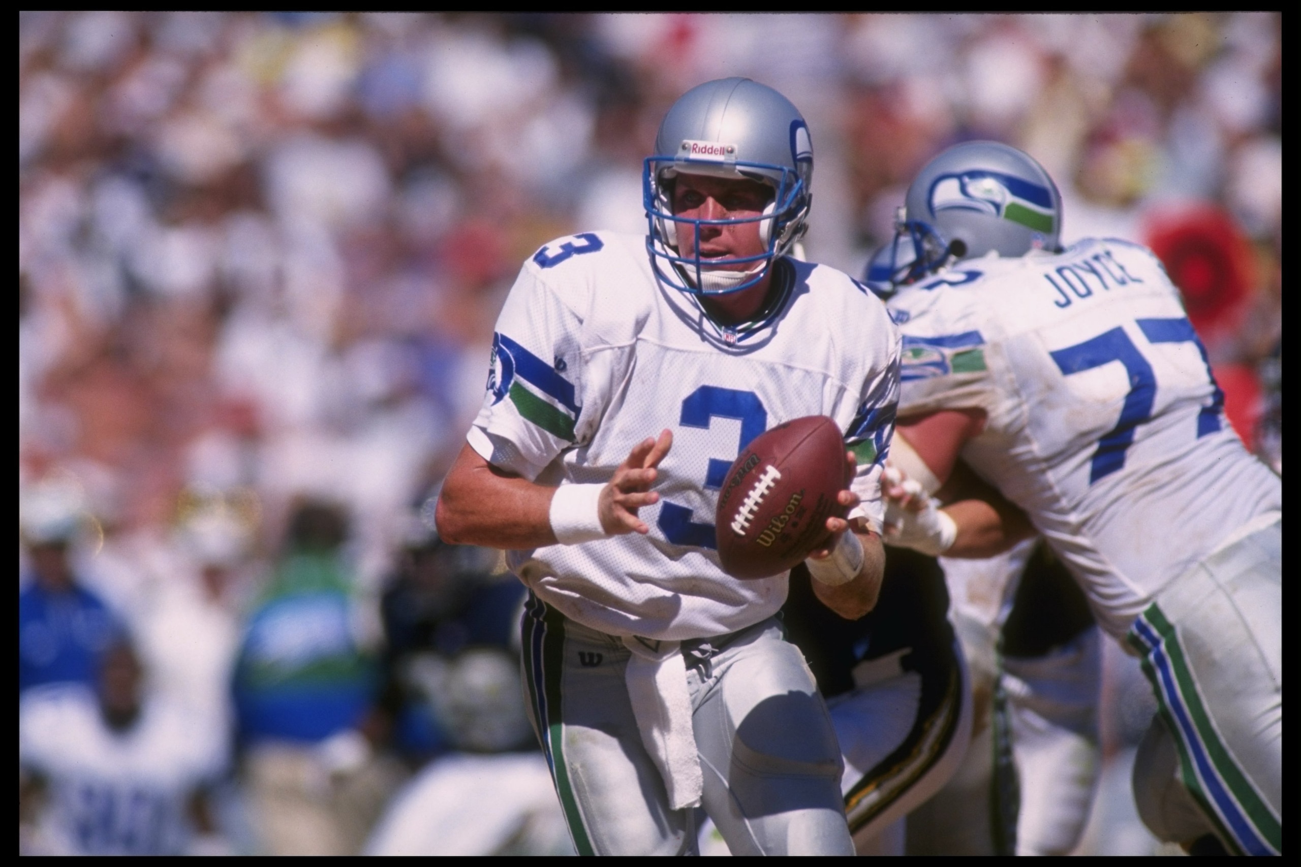 10 Sep 1995:  Quarterback Rick Mirer of the Seattle Seahawks turns to hand-off during the Seahawks 14-10 loss to the San Diego Chargers at Jack Murphy Stadium in San Diego, California.  Mandatory Credit:  Doug Pensinger/Allsport