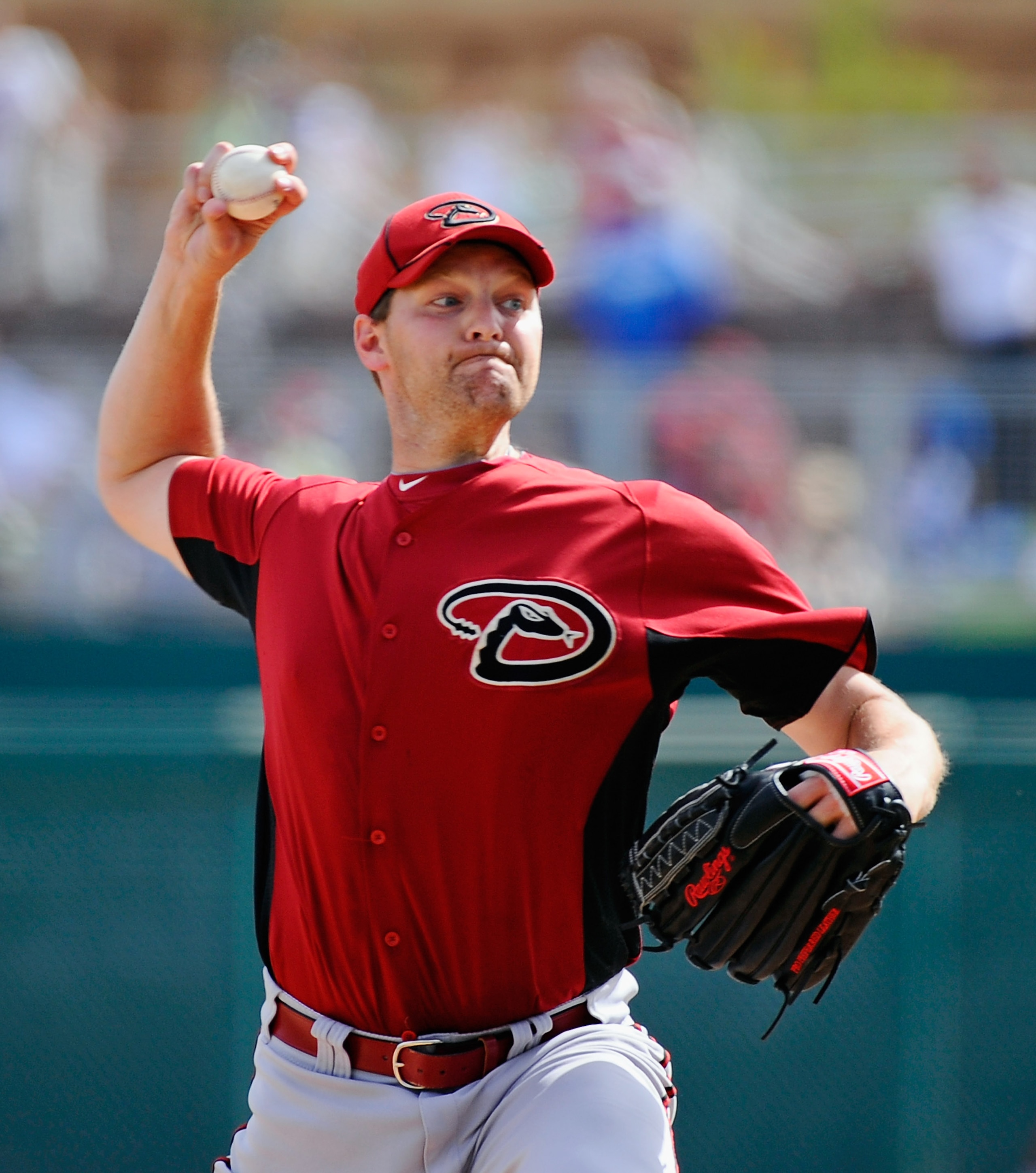 GLENDALE, AZ - MARCH 17:  Pitcher Aaron Heilman #44 of the Arizona Diamondbacks throws a pitch against the Los Angeles Dodgers during the spring training baseball game on March 17, 2011 in Glendale, Arizona.  (Photo by Kevork Djansezian/Getty Images)