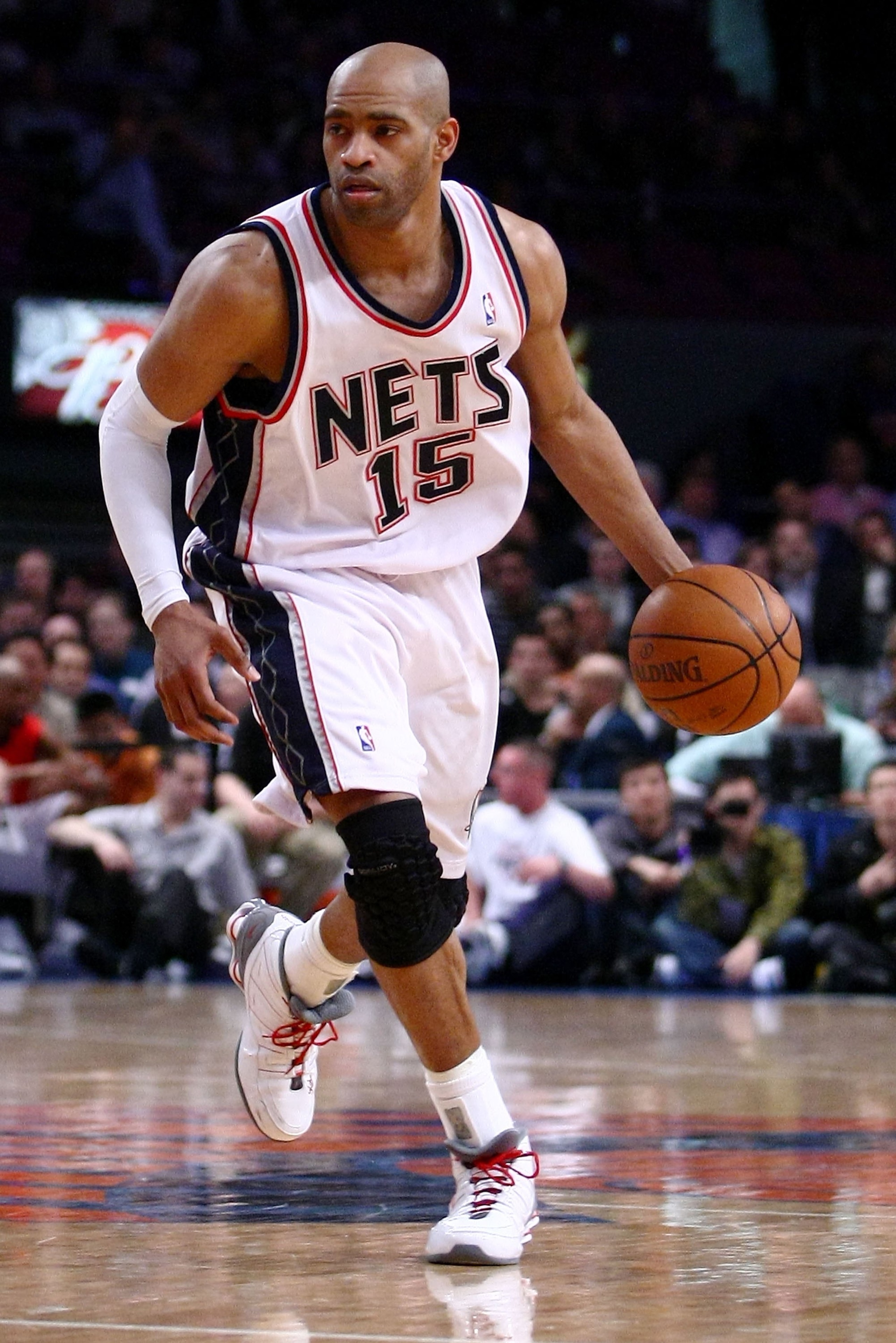 NEW YORK - MARCH 18: Vince Carter #15 of the New Jersey Nets dribbles against the New York Knicks at Madison Square Garden March 18, 2009 in New York City. NOTE TO USER: User expressly acknowledges and agrees that, by downloading and/or using this Photog NEW YORK - MARCH 18: Vince Carter #15 of the New Jersey Nets dribbles against the New York Knicks at Madison Square Garden March 18, 2009 in New York City. NOTE TO USER: User expressly acknowledges and agrees that, by downloading and/or using this Photog