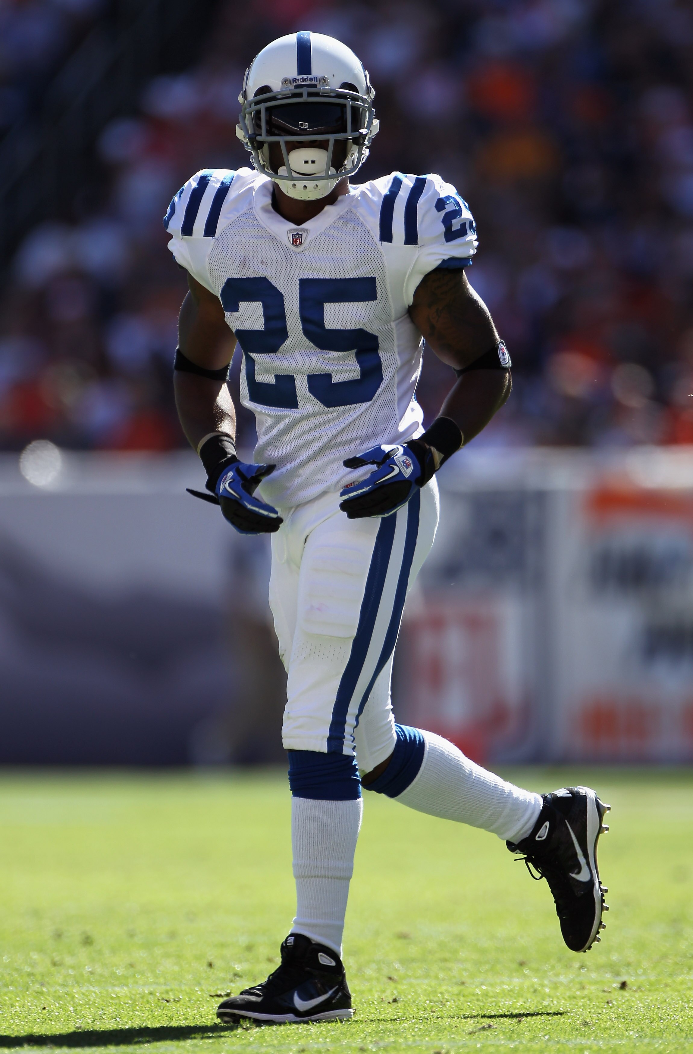 DENVER - SEPTEMBER 26:  Defensive back Jerraud Powers #25 of the Indianapolis Colts defends against the Denver Broncos at INVESCO Field at Mile High on September 26, 2010 in Denver, Colorado. The Colts defeated the Broncos 27-13.  (Photo by Doug Pensinger