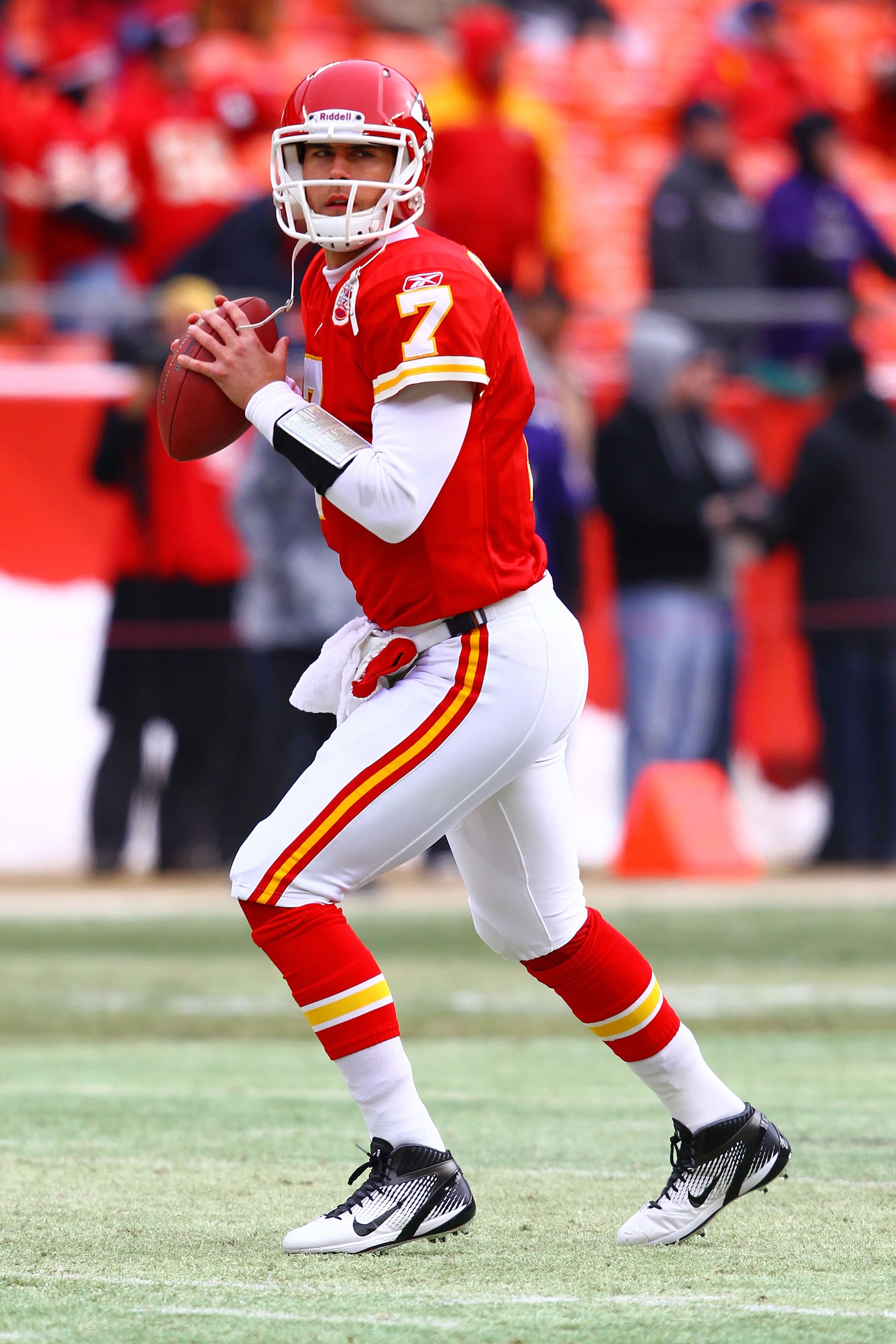 KANSAS CITY, MO - JANUARY 09:  Quarterback Matt Cassel #7 of the Kansas City Chiefs warms up prior to playing the Baltimore Ravens in their 2011 AFC wild card playoff game at Arrowhead Stadium on January 9, 2011 in Kansas City, Missouri.  (Photo by Dilip