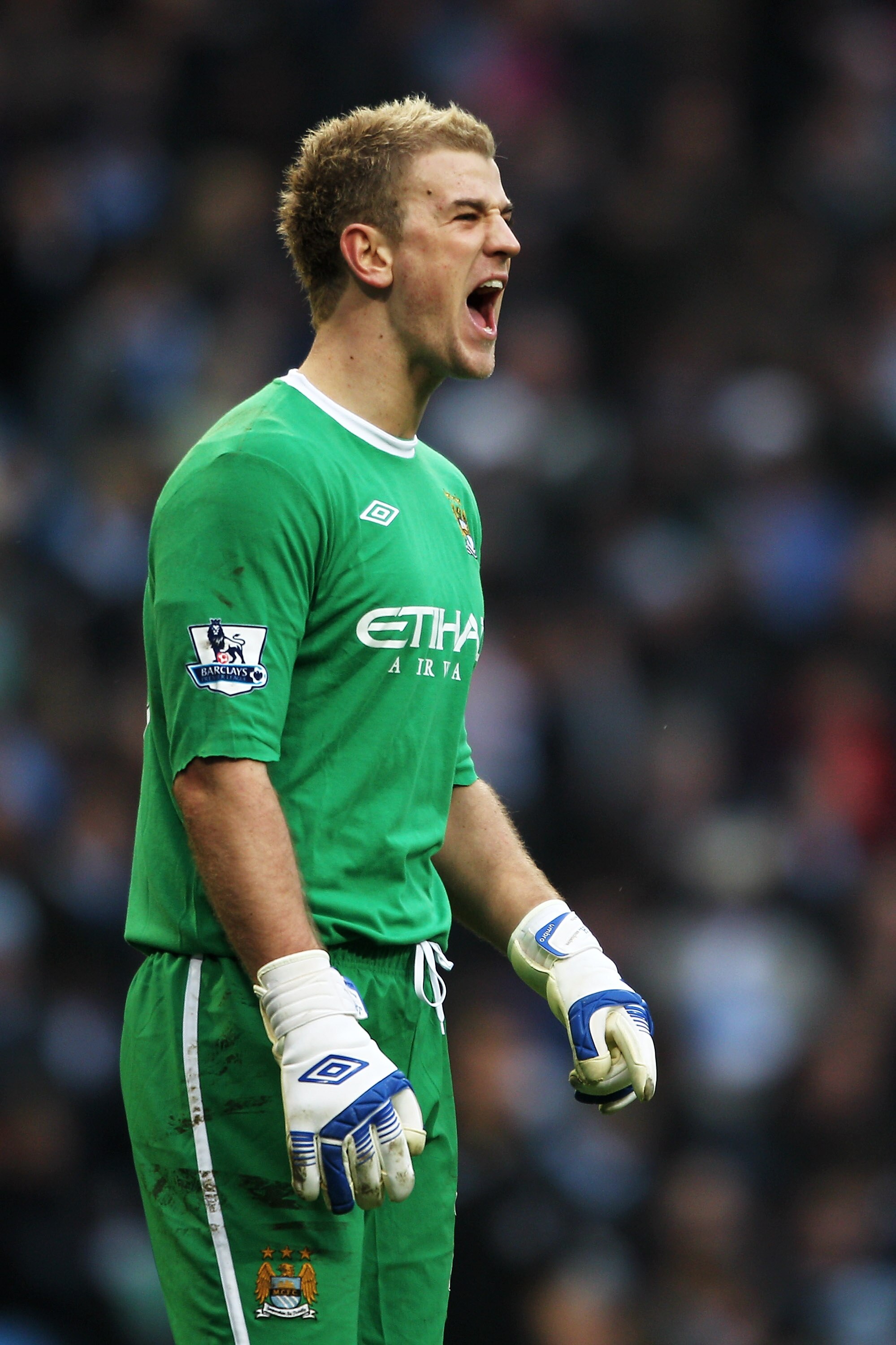 MANCHESTER, ENGLAND - FEBRUARY 20:  Joe Hart of Manchester City shouts instructions during the FA Cup sponsored by E.On 4th Round replay match between Manchester City and Notts County at City of Manchester Stadium on February 20, 2011 in Manchester, Engla