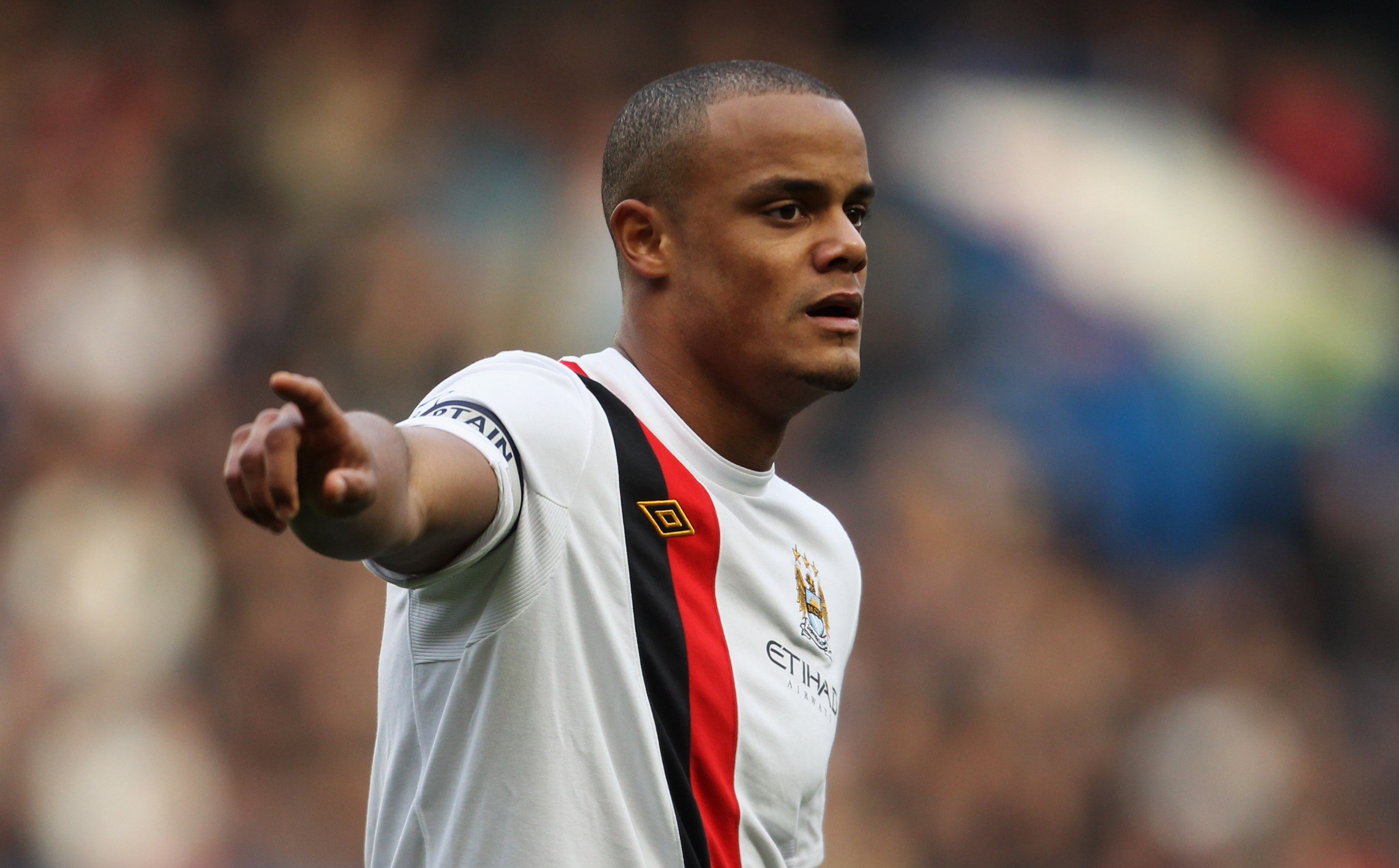LONDON, ENGLAND - MARCH 20:  Vincent Kompany of Manchester City gestures during the Barclays Premier League match between Chelsea and Manchester City at Stamford Bridge on March 20, 2011 in London, England.  (Photo by Scott Heavey/Getty Images)