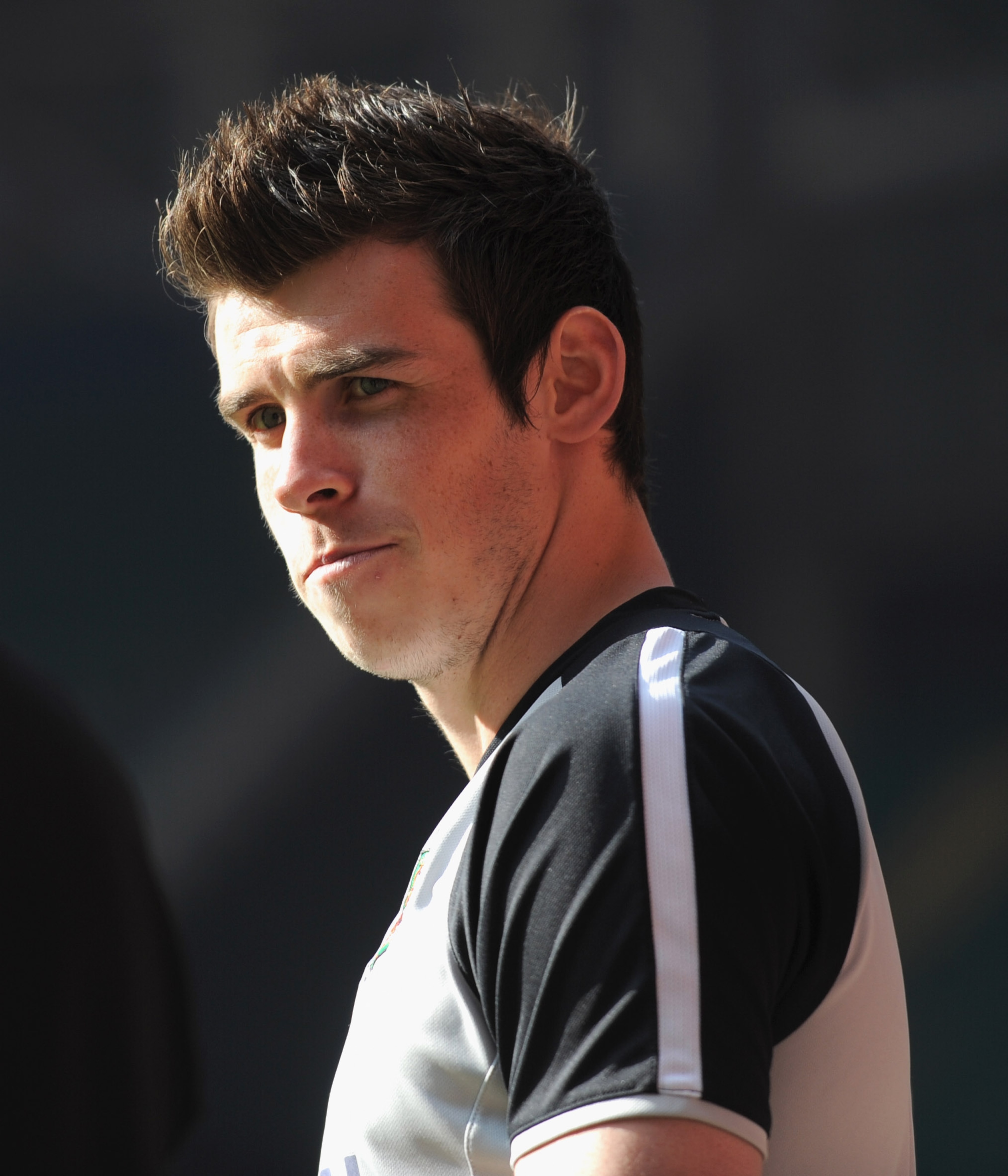 CARDIFF, WALES - MARCH 25: Gareth Bale looks on as he sits out due to injury during the Wales training session ahead of their UEFA EURO 2012 qualifier against England on March 25, 2011 in Cardiff, Wales. (Photo by Michael Regan/Getty Images) CARDIFF, WALES - MARCH 25: Gareth Bale looks on as he sits out due to injury during the Wales training session ahead of their UEFA EURO 2012 qualifier against England on March 25, 2011 in Cardiff, Wales. (Photo by Michael Regan/Getty Images)