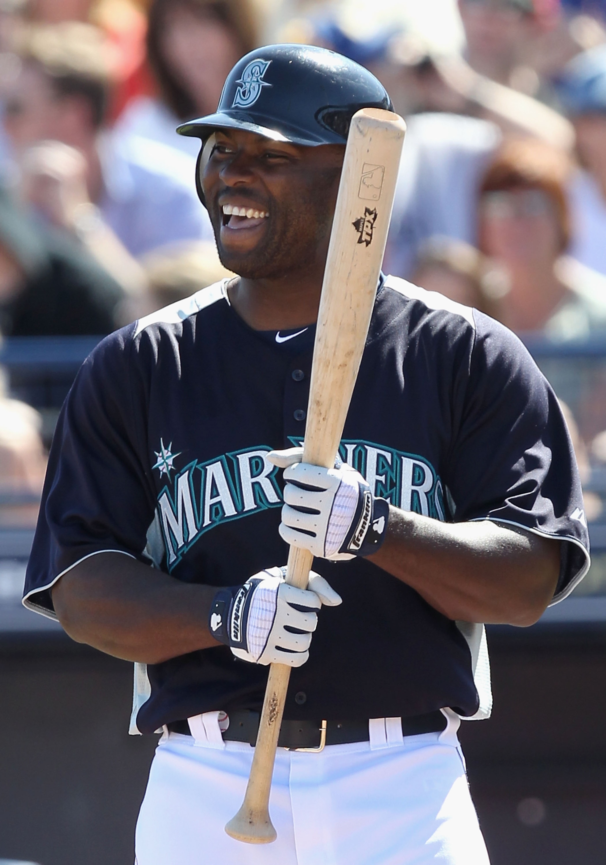 PEORIA, AZ - MARCH 04:  Milton Bradley #15 of the Seattle Mariners bats against the Cincinnati Reds during the spring training game at Peoria Stadium on March 4, 2011 in Peoria, Arizona.  (Photo by Christian Petersen/Getty Images)