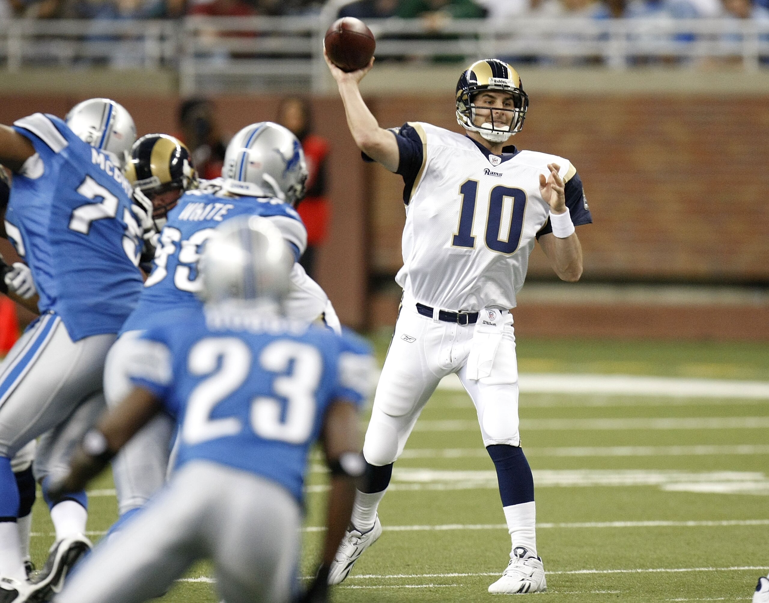 DETROIT , MI - NOVEMBER 01:  Marc Bulger #10 of the St. Louis Rams throws a third quarter pass while playing the Detroit Lions on November 1, 2009 at Ford Field in Detroit, Michigan.  (Photo by Gregory Shamus/Getty Images)