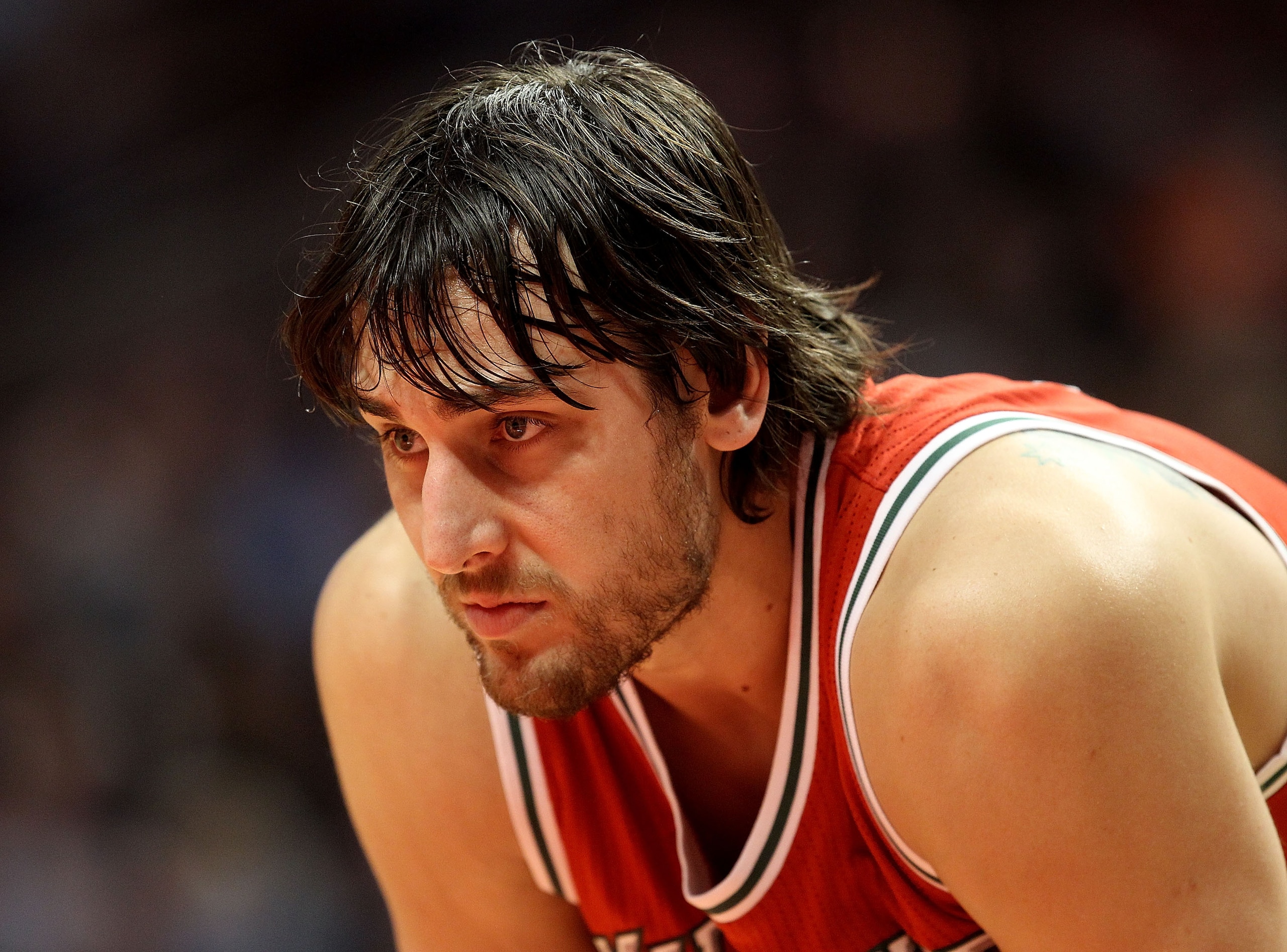 CHICAGO, IL - DECEMBER 28: Andrew Bogut #6 of the Milwaukee Bucks waits for a member of the Chicago Bulls to shoot a free-throw at the United Center on December 28, 2010 in Chicago, Illinois. The Bulls defeated the Bucks 90-77. NOTE TO USER: User expressl