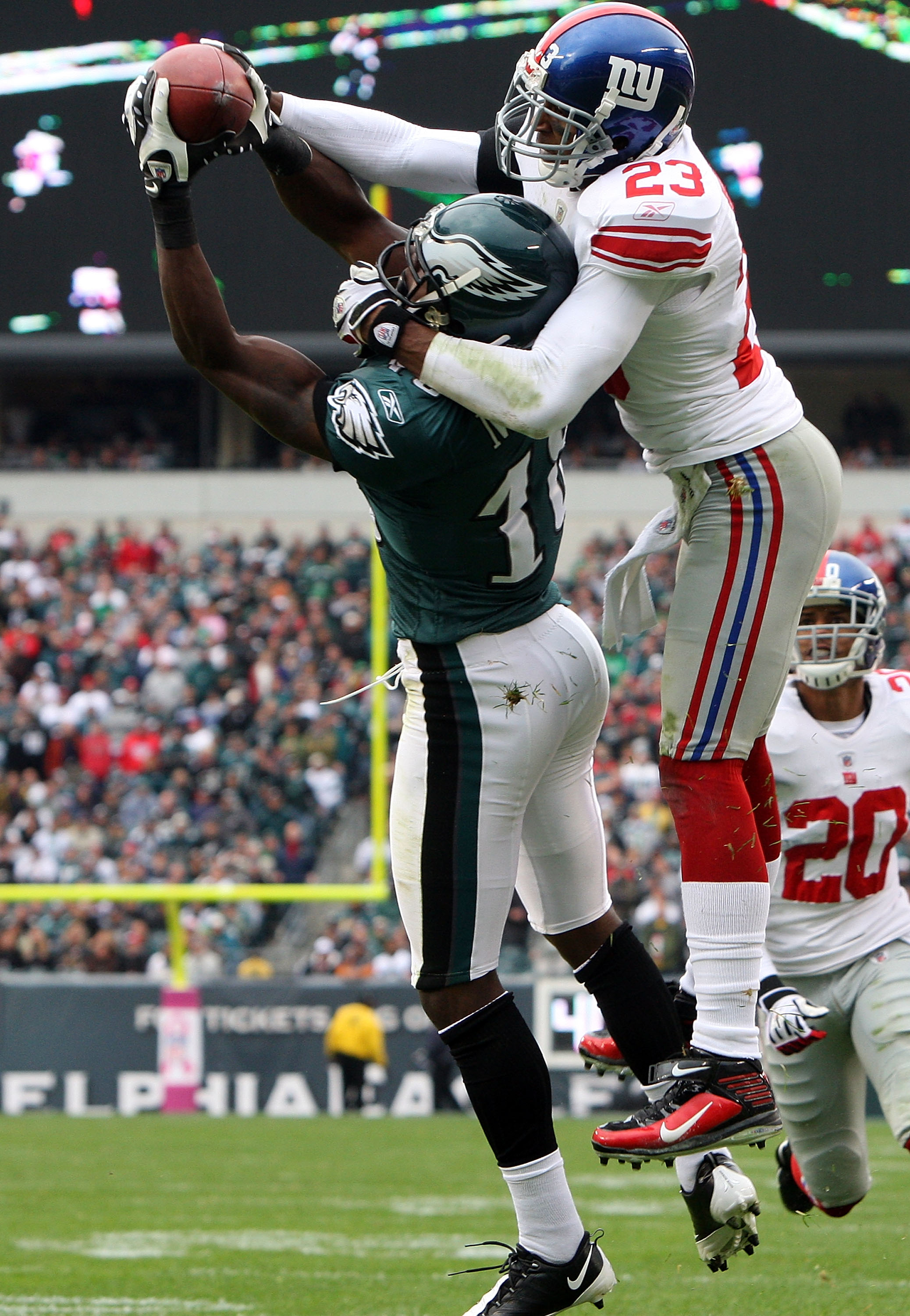 PHILADELPHIA - NOVEMBER 01:  Jeremy Maclin #18 of the Philadelphia Eagles makes a catch for a second quarter touchdown against Corey Webster #23 of the New York Giants on November 1, 2009 at Lincoln Financial Field in Philadelphia, Pennsylvania.  (Photo b