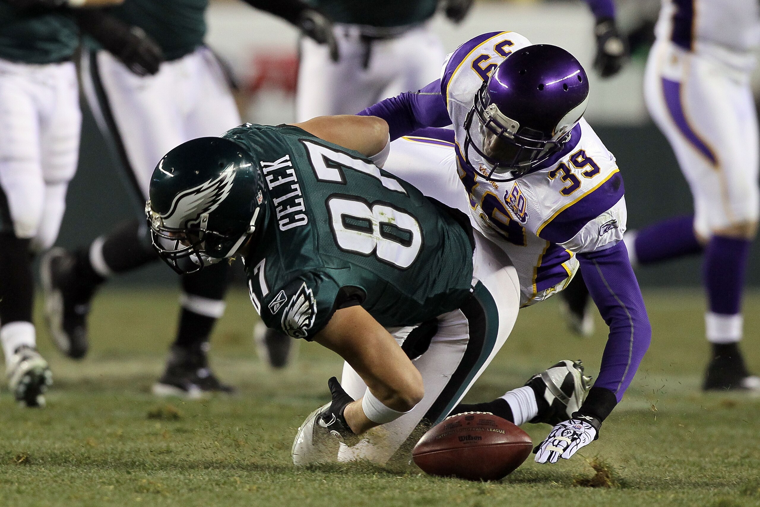 PHILADELPHIA, PA - DECEMBER 28: Brent Celek #87 of the Philadelphia Eagles in action against the Minnesota Vikings at Lincoln Financial Field on December 28, 2010 in Philadelphia, Pennsylvania. (Photo by Jim McIsaac/Getty Images) PHILADELPHIA, PA - DECEMBER 28: Brent Celek #87 of the Philadelphia Eagles in action against the Minnesota Vikings at Lincoln Financial Field on December 28, 2010 in Philadelphia, Pennsylvania. (Photo by Jim McIsaac/Getty Images)