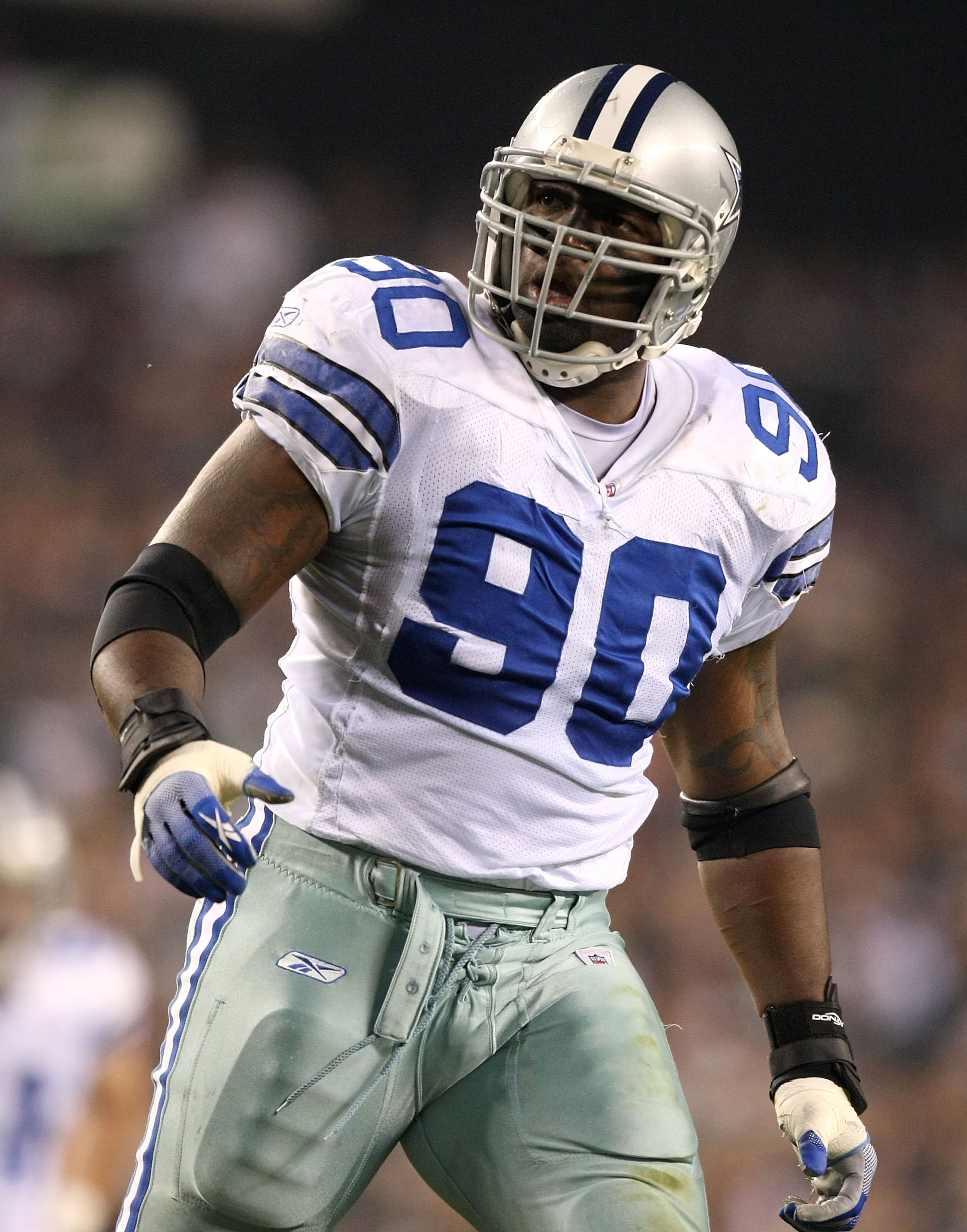 PHILADELPHIA - NOVEMBER 08:  Jay Ratliff #90 of the Dallas Cowboys looks on against the Philadelphia Eagles at Lincoln Financial Field on November 8, 2009 in Philadelphia, Pennsylvania.  (Photo by Al Bello/Getty Images)