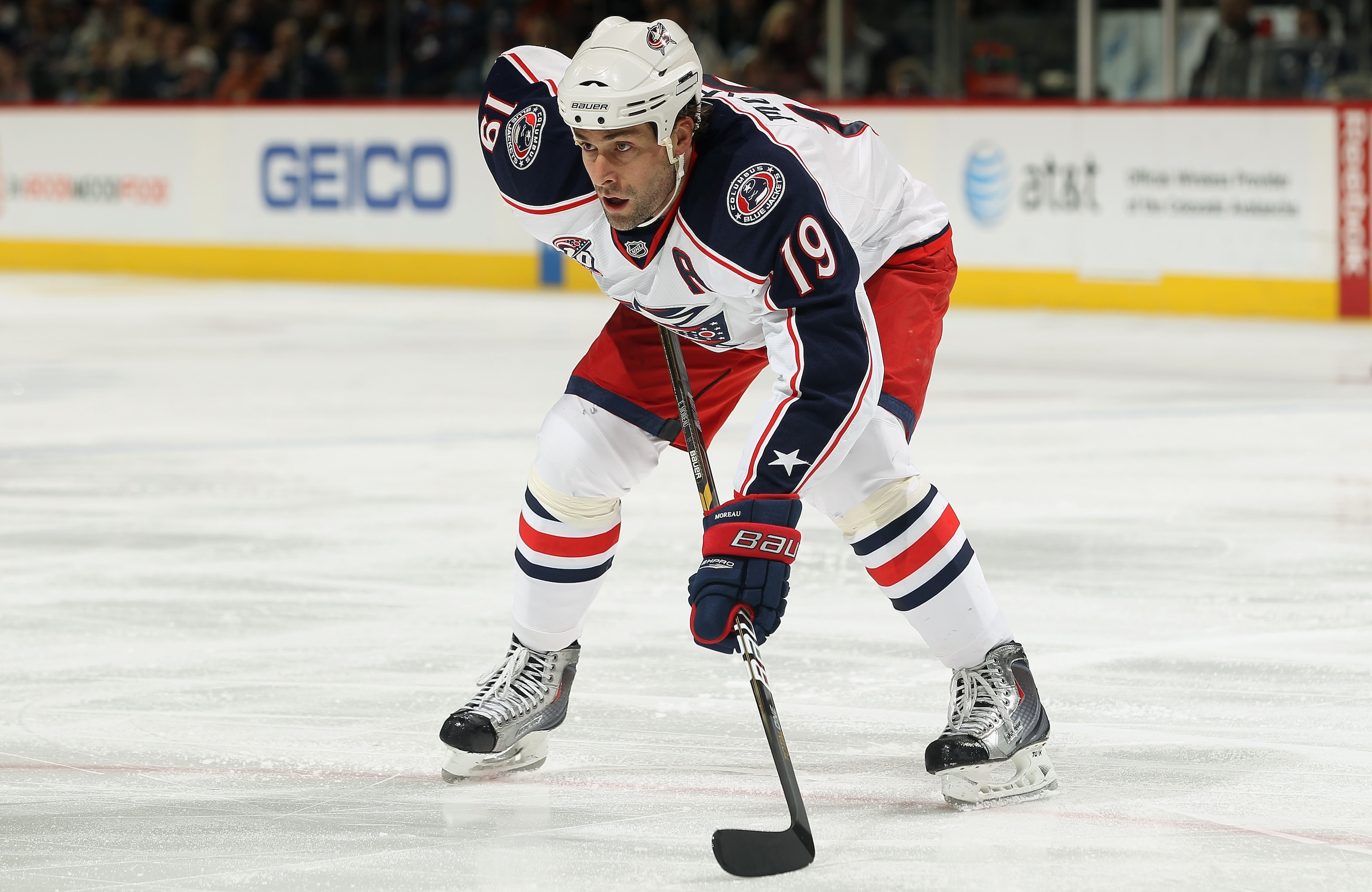 DENVER, CO - MARCH 22:  Ethan Moreau #19 of the Columbus Blue Jackets skates against the Colorado Avalanche at the Pepsi Center on March 22, 2011 in Denver, Colorado. The Avalanche defeated the Blue Jackets 5-4 in an overtime shootout.  (Photo by Doug Pen
