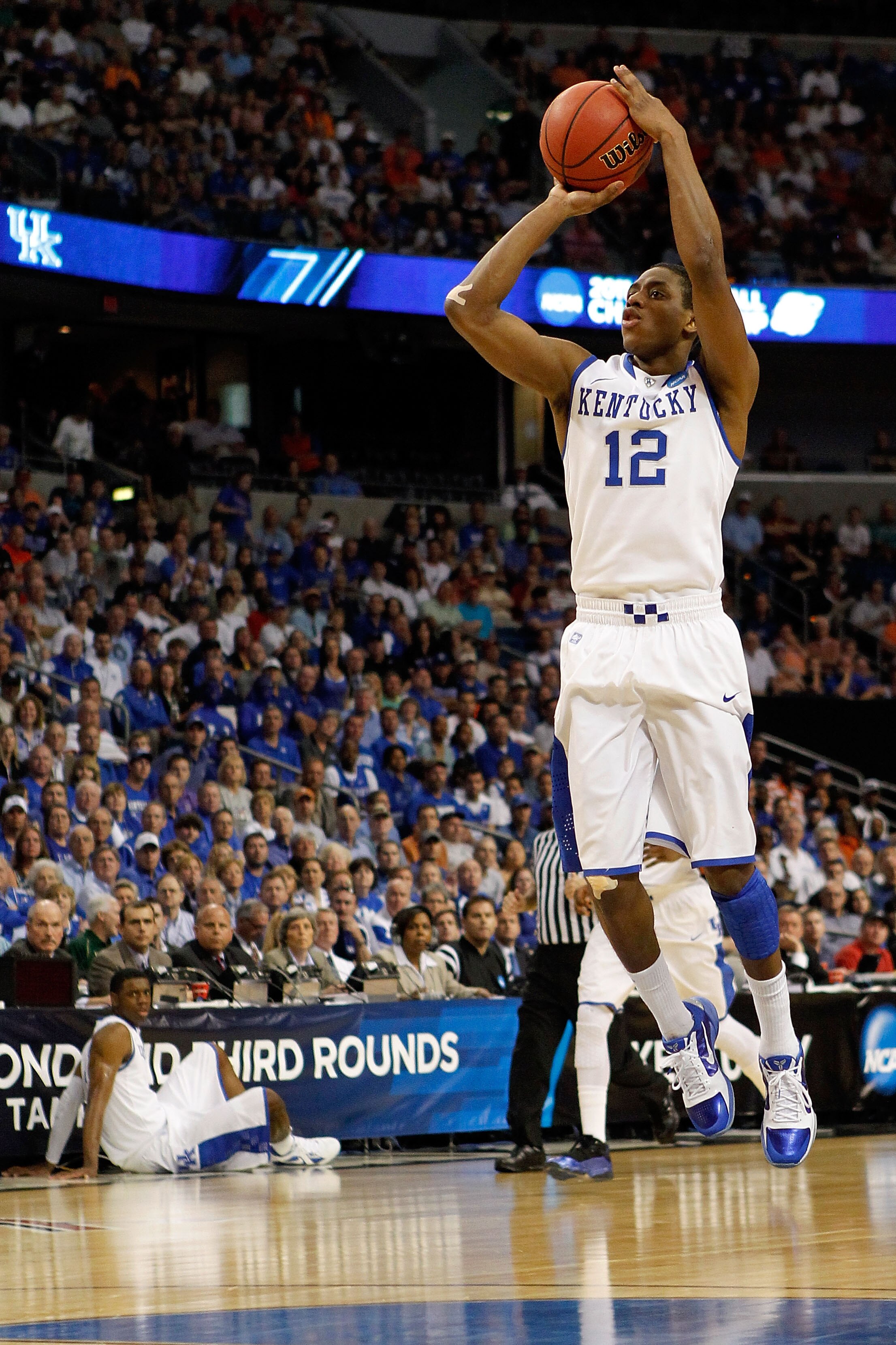 TAMPA, FL - MARCH 19:  Brandon Knight #12 of the Kentucky Wildcats attempts a shot against the West Virginia Mountaineers during the third round of the 2011 NCAA men's basketball tournament at St. Pete Times Forum on March 19, 2011 in Tampa, Florida. Kent