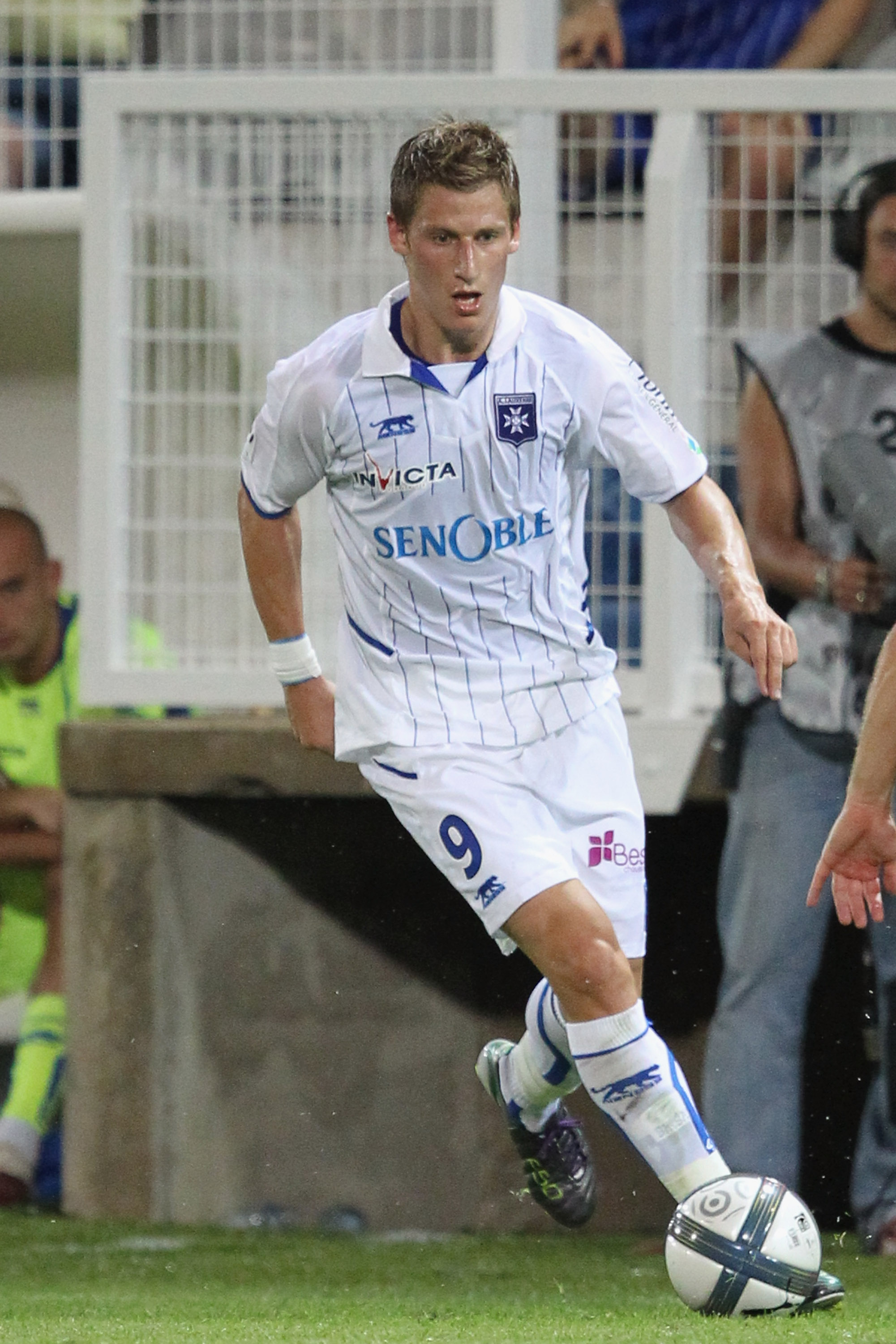 AUXERRE, FRANCE - AUGUST 07:  Valter Birsa of Auxerre in action during the Ligue 1 match between Auxerre and Lorient at Abbe-Deschamp Stadium on August 7, 2010 in Auxerre, France.  (Photo by Julien M. Hekimian/Getty Images)