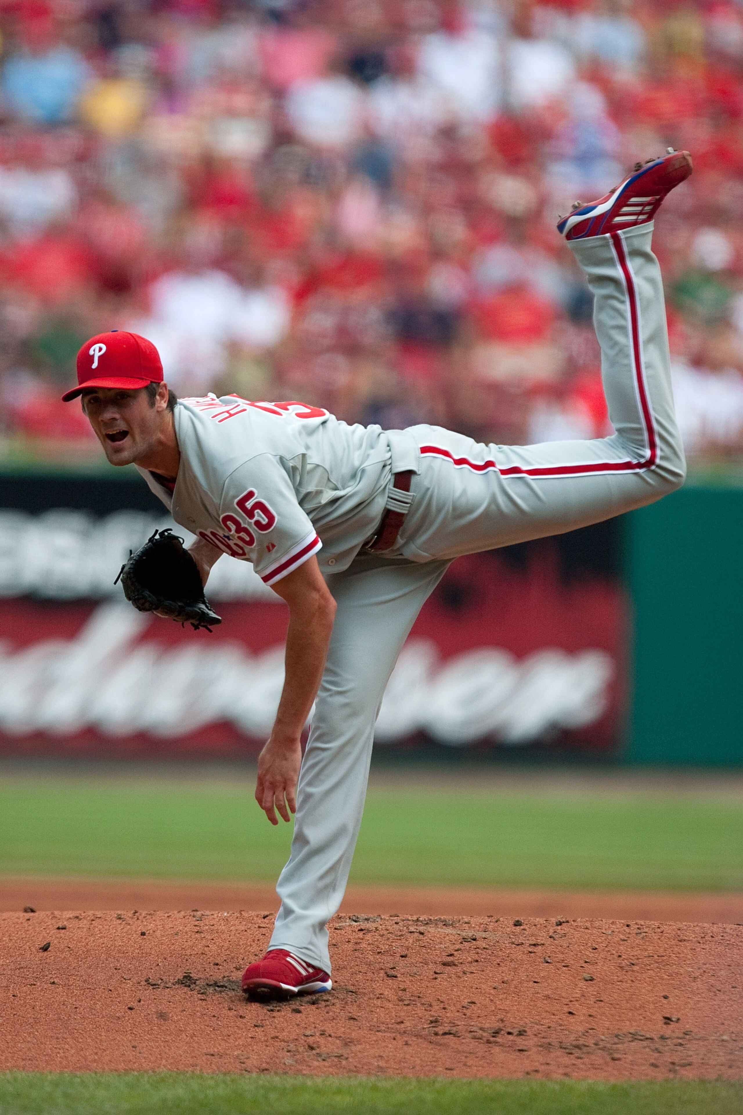 ST. LOUIS - JULY 22: Starting pitcher Cole Hamels #35 of the Philadelphia Phillies throws against the St. Louis Cardinals at Busch Stadium on July 22, 2010 in St. Louis, Missouri. The Phillies defeated the Cardinals 2-0.  (Photo by Dilip Vishwanat/Getty I