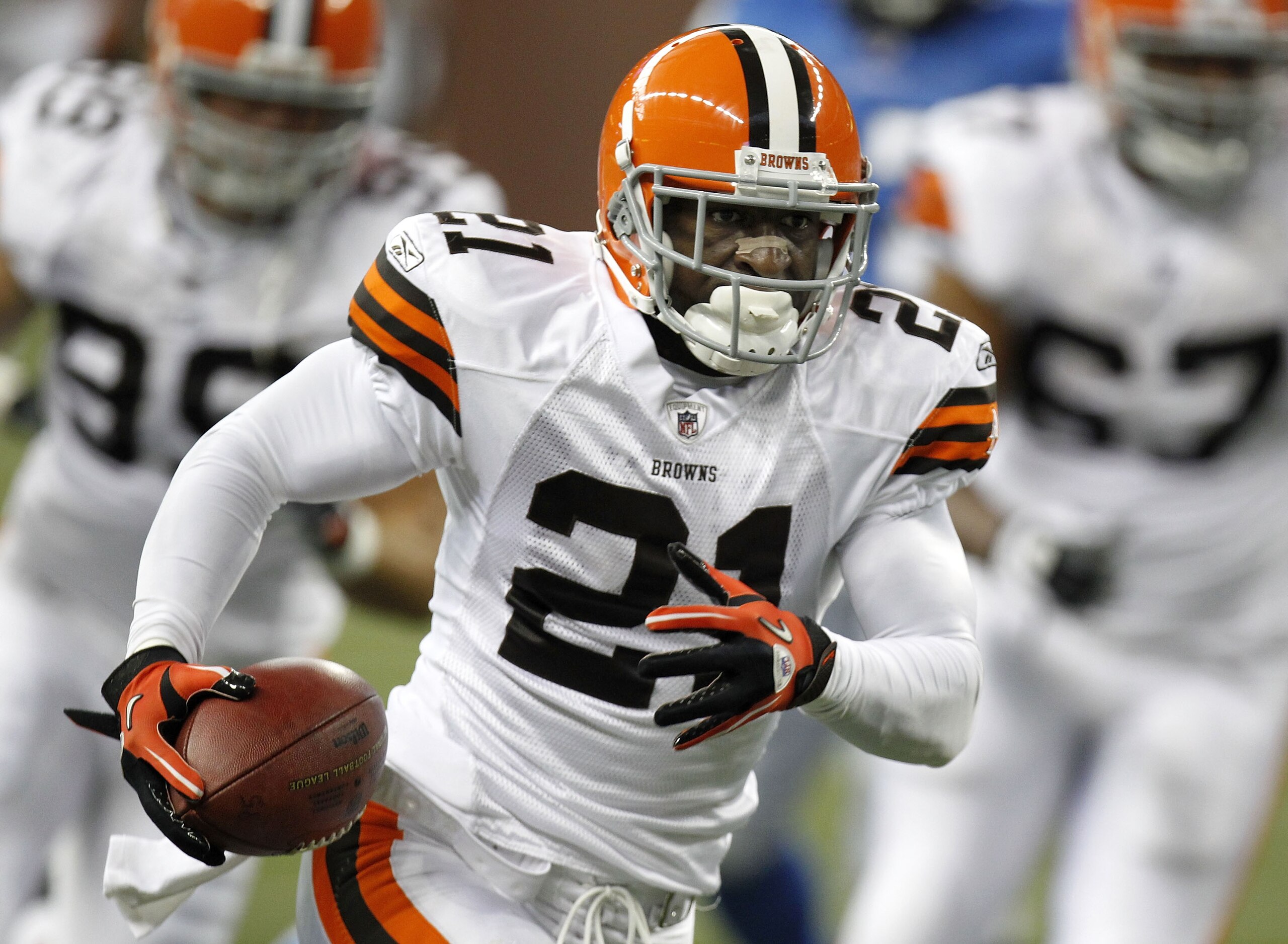 DETROIT - AUGUST 28: Eric Wright #21 of the Cleveland Browns returns a fumble for a touchdown during the first quarter while playing the Detroit Lions in a preseason game on August 28, 2010 at Ford Field in Detroit, Michigan. (Photo by Gregory Shamus/Gett