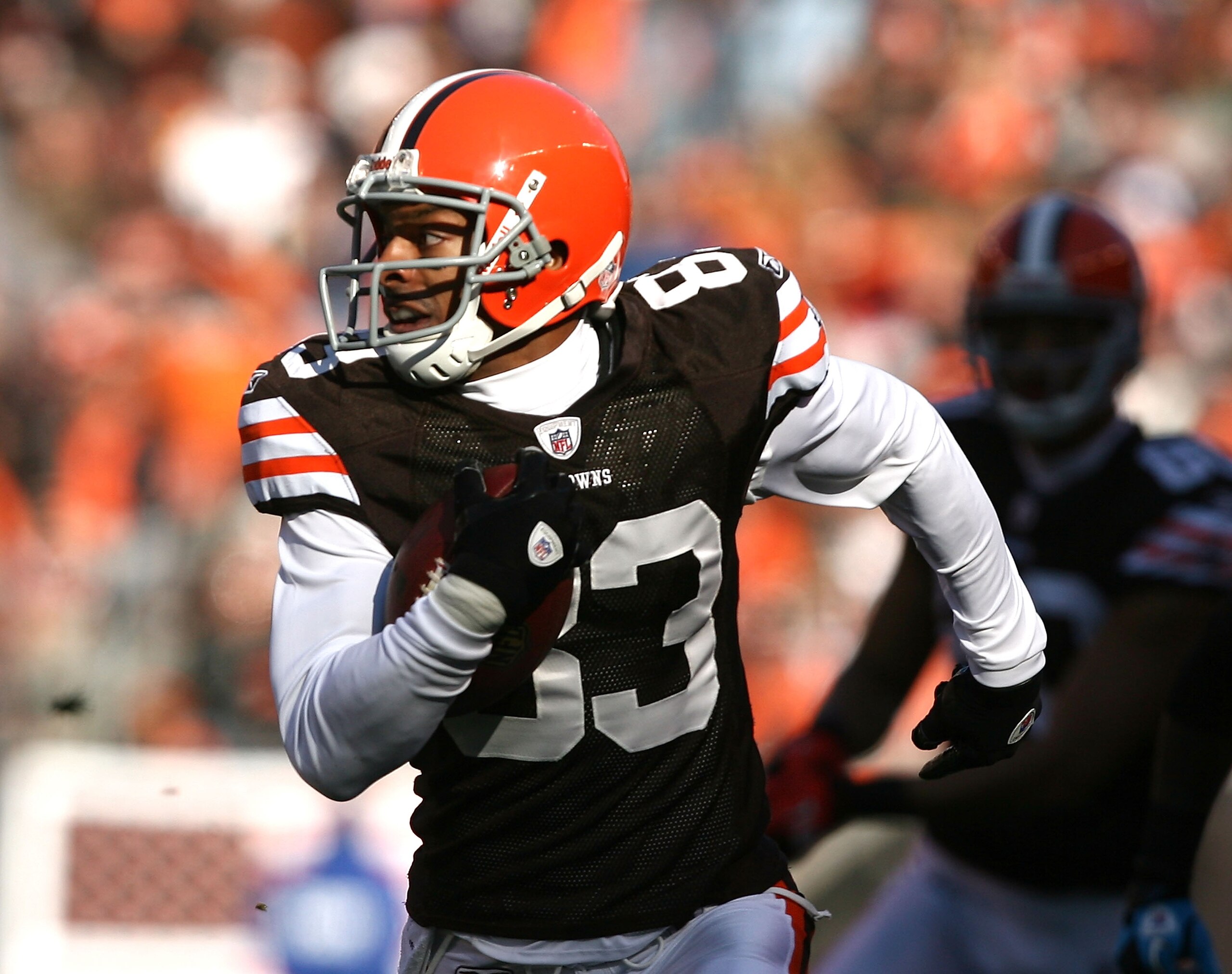 CLEVELAND - NOVEMBER 28:  Wide receiver Chansi Stuckey #83 of the Cleveland Browns runs the ball against the Carolina Panthers at Cleveland Browns Stadium on November 28, 2010 in Cleveland, Ohio.  (Photo by Matt Sullivan/Getty Images)