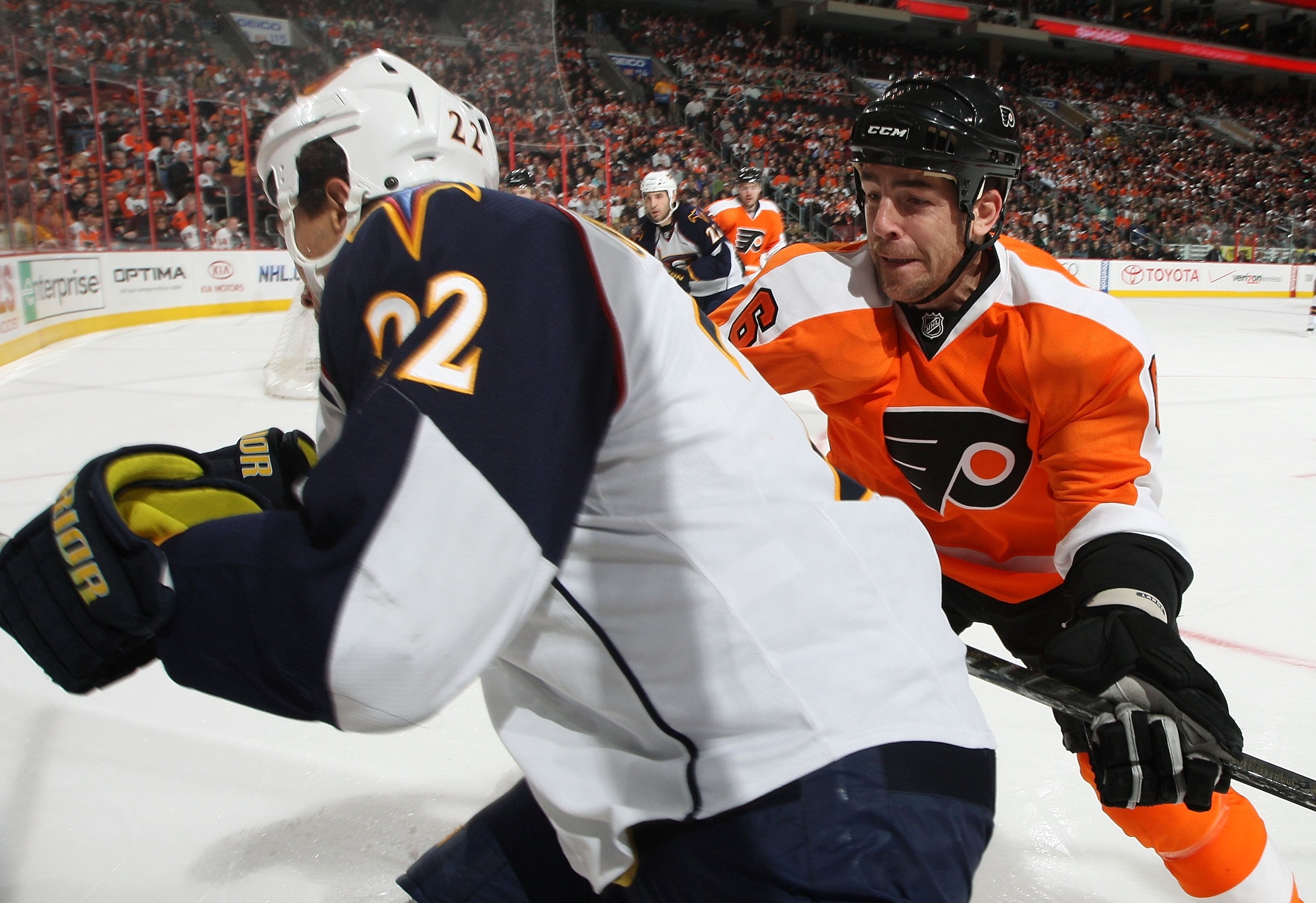 PHILADELPHIA, PA - MARCH 12:  Sean O'Donnell #6 of the Philadelphia Flyers skates against the Atlanta Thrashers on March 12, 2011 at Wells Fargo Center in Philadelphia, Pennsylvania.  (Photo by Jim McIsaac/Getty Images)