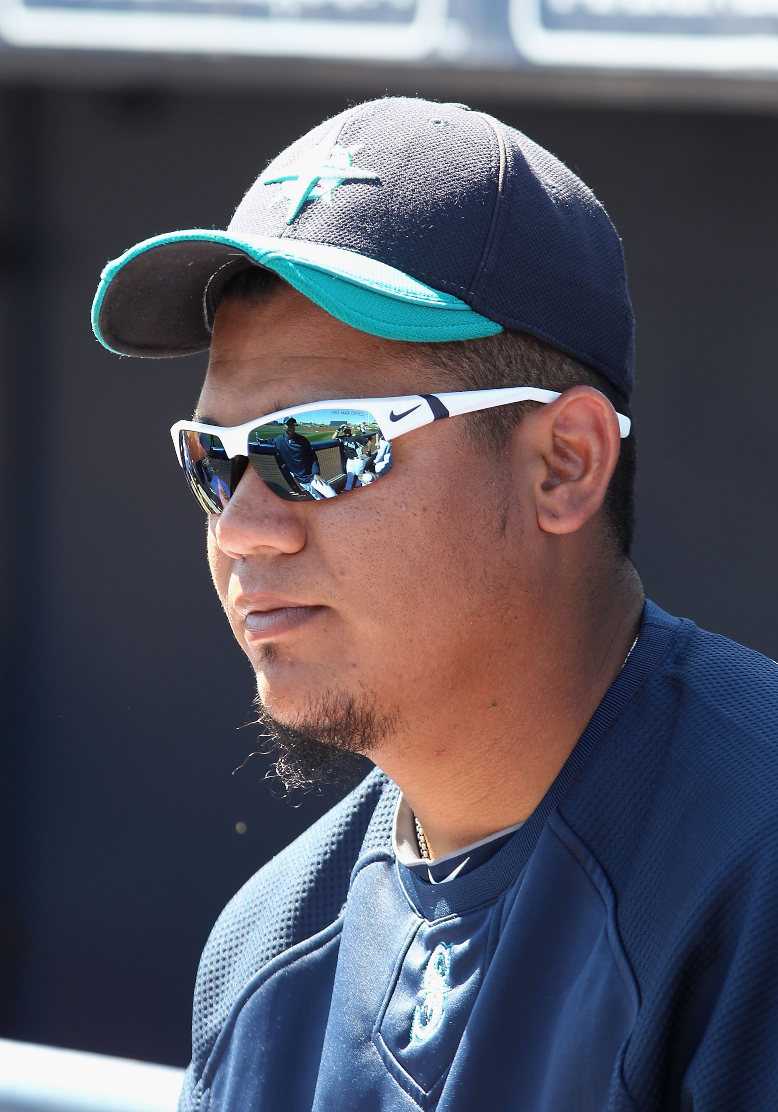 PEORIA, AZ - MARCH 04:  Felix Hernandez #34 of the Seattle Mariners during the spring training game against the Cincinnati Reds at Peoria Stadium on March 4, 2011 in Peoria, Arizona.  (Photo by Christian Petersen/Getty Images)