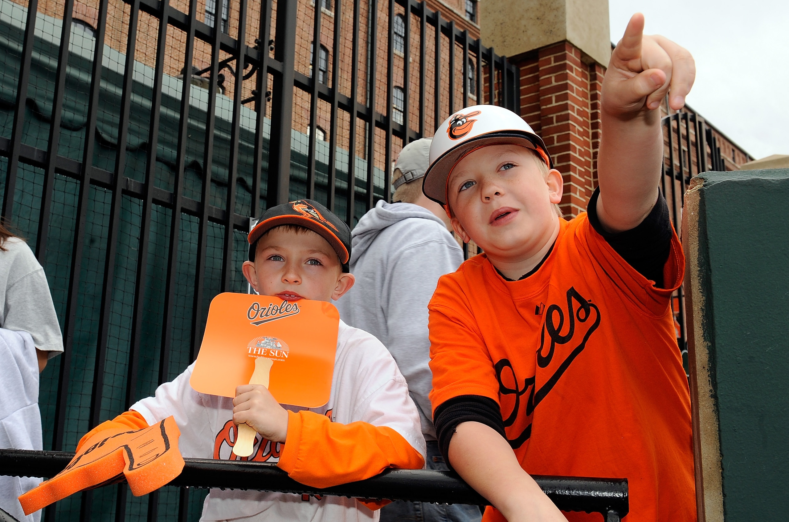BALTIMORE - APRIL 06:  Young fans look at the field before the game between the Baltimore Orioles and the New York Yankees at Camden Yards on April 6, 2009 in Baltimore, Maryland.  (Photo by Greg Fiume/Getty Images)