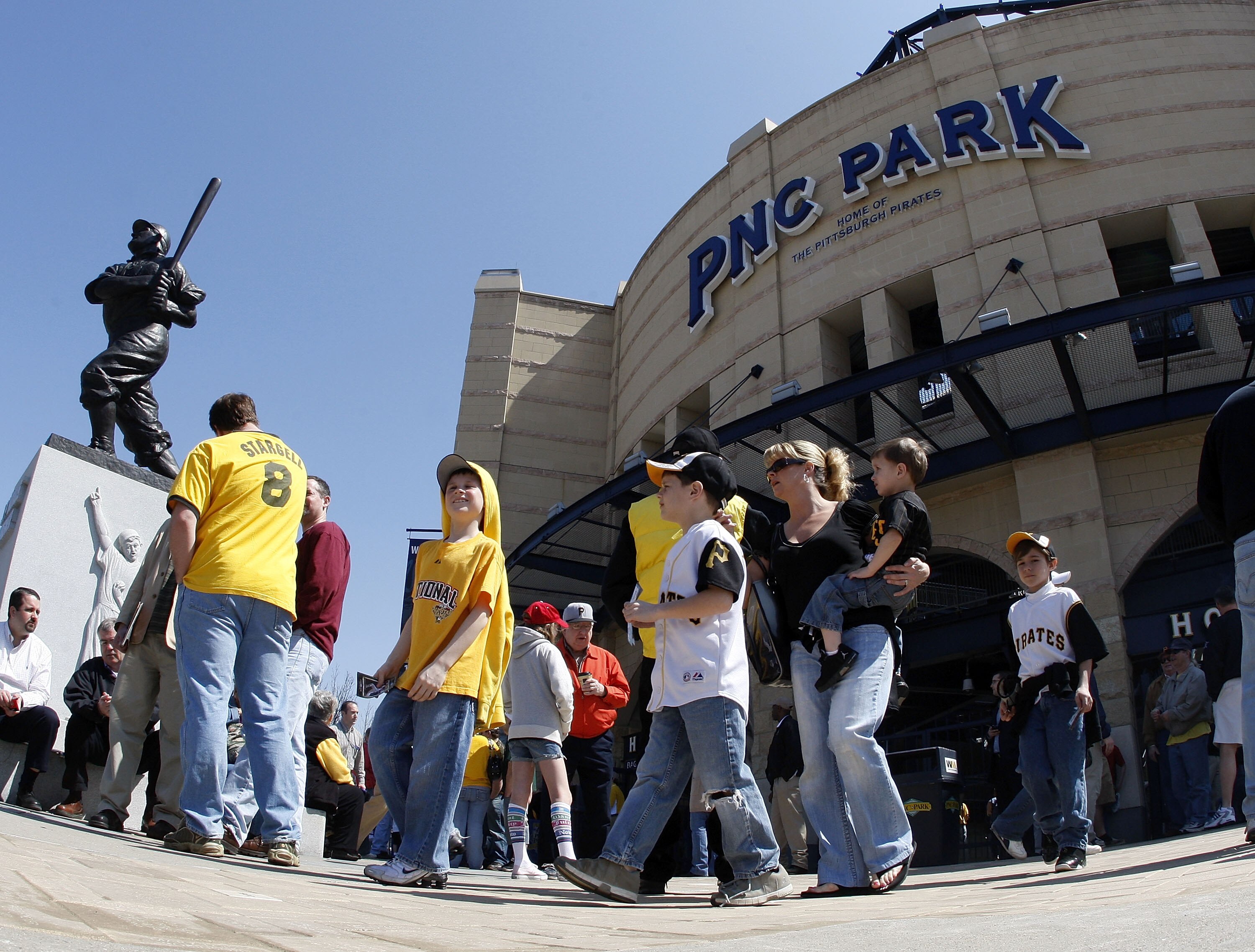 PITTSBURGH - APRIL 07: Fans get ready to enter PNC Park on Opening Day to see a game between the Chicago Cubs and Pittsburgh Pirates on April 7, 2008 at PNC Park in Pittsburgh, Pennsylvania.  (Photo by Gregory Shamus/Getty Images)