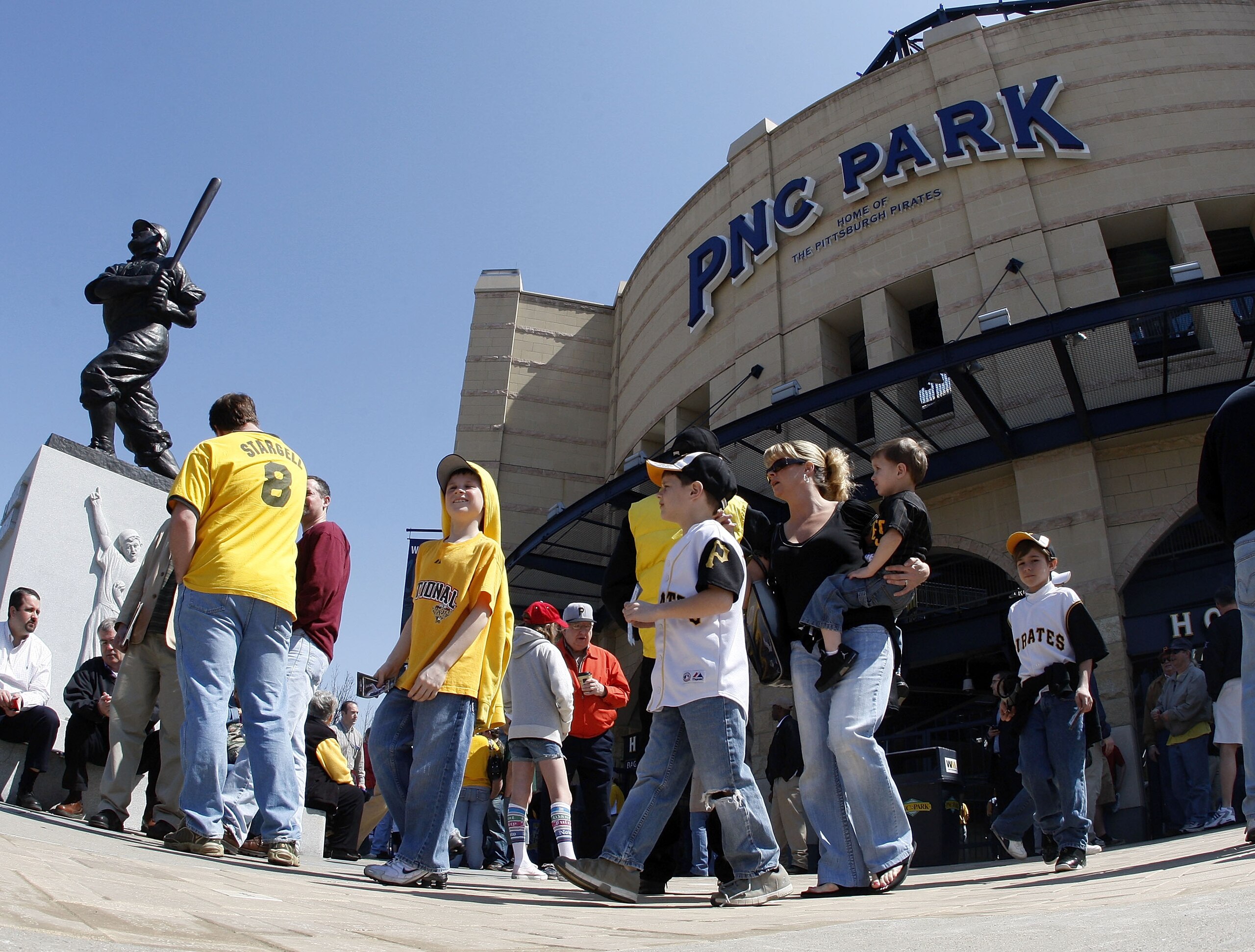 PITTSBURGH - APRIL 07: Fans get ready to enter PNC Park on Opening Day to see a game between the Chicago Cubs and Pittsburgh Pirates on April 7, 2008 at PNC Park in Pittsburgh, Pennsylvania.  (Photo by Gregory Shamus/Getty Images)
