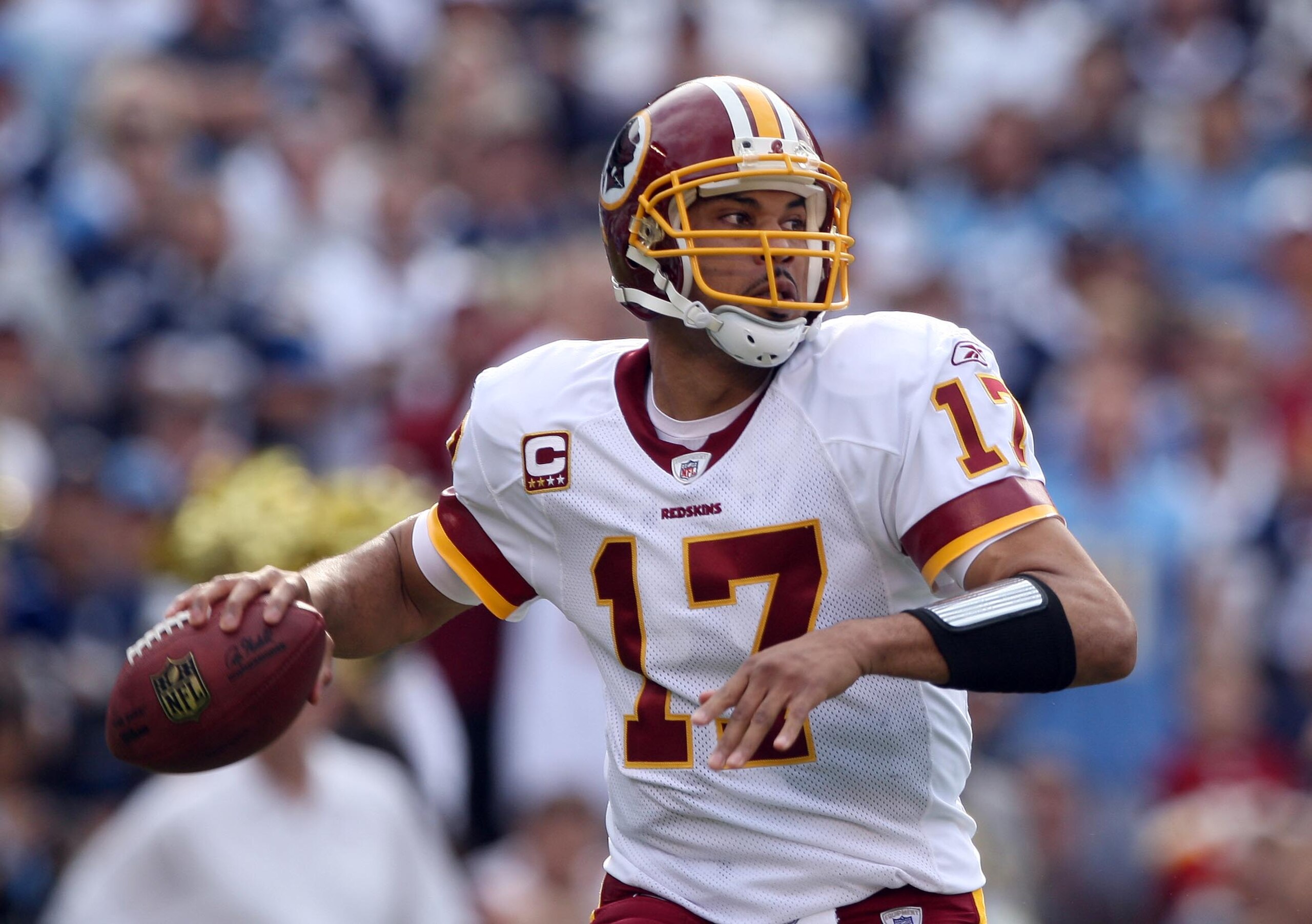 SAN DIEGO, CA - JANUARY 3: Quarterback Jason Campbell #17 of the Washington Redskins throws the ball against the San Diego Chargers on January 3, 2010 at Quolcomm Stadium in San Diego, California. (Photo by Donald Miralle/Getty Images) SAN DIEGO, CA - JANUARY 3: Quarterback Jason Campbell #17 of the Washington Redskins throws the ball against the San Diego Chargers on January 3, 2010 at Quolcomm Stadium in San Diego, California. (Photo by Donald Miralle/Getty Images)