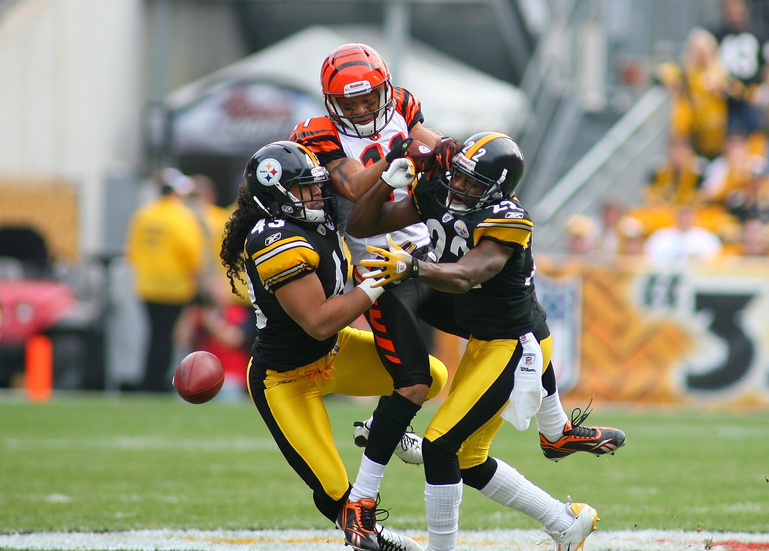 PITTSBURGH - NOVEMBER 15: William Gay #22 and Troy Polamalu #43 of the Pittsburgh Steelers break up the pass play to Laveranues Coles #11 of the Cincinnati Bengals during their game at Heinz Field on November 15, 2009 in Pittsburgh, Pennsylvania. The Ben PITTSBURGH - NOVEMBER 15: William Gay #22 and Troy Polamalu #43 of the Pittsburgh Steelers break up the pass play to Laveranues Coles #11 of the Cincinnati Bengals during their game at Heinz Field on November 15, 2009 in Pittsburgh, Pennsylvania. The Ben