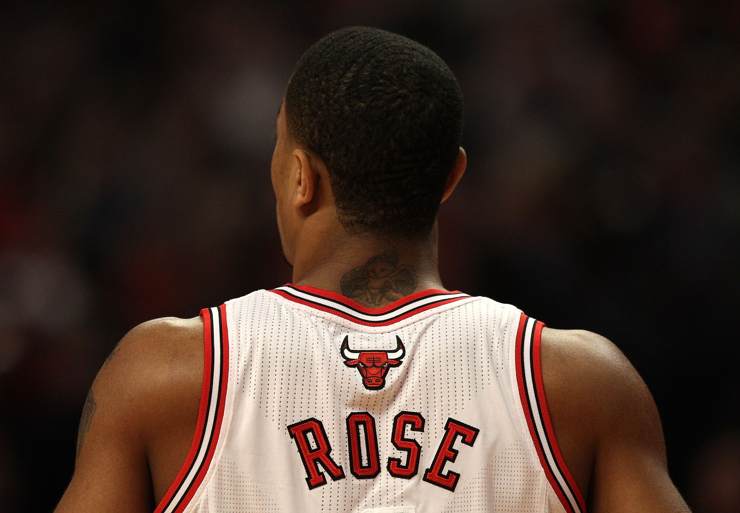 CHICAGO, IL - MARCH 25: Derrick Rose #1 of the Chicago Bulls walks to the bench during a game against the Memphis Grizzlies at the United Center on March 25, 2011 in Chicago, Illinois. The Bulls defeated the Grizzlies 99-96. NOTE TO USER: User expressly a
