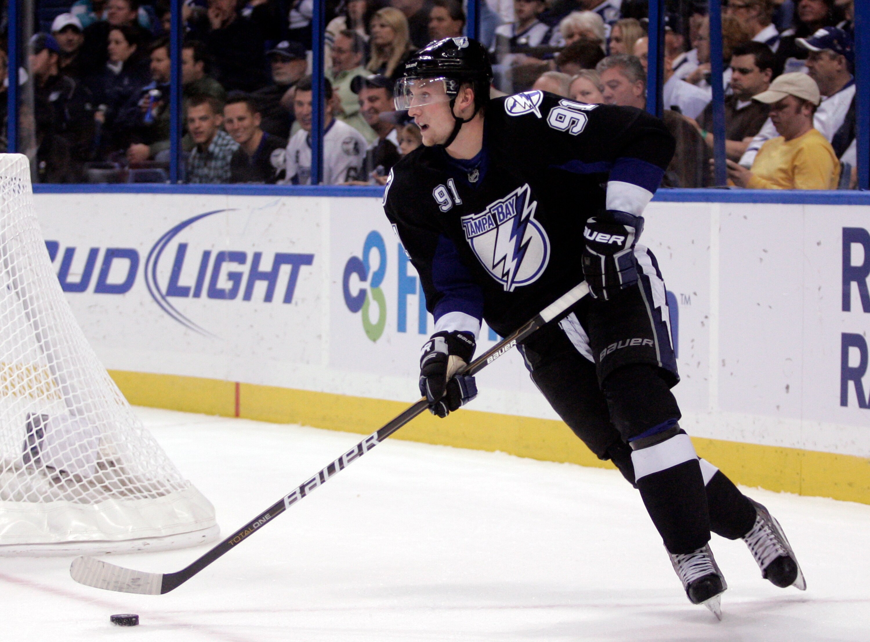 TAMPA, FL - JANUARY 25: Steven Stamkos #91 of the Tampa Bay Lightning skates against the Toronto Maple Leafs at St. Pete Times Forum on January 25, 2011 in Tampa, Florida. The Lightning defeated the Leafs 2-0. (Photo by Justin K. Aller/Getty Images)