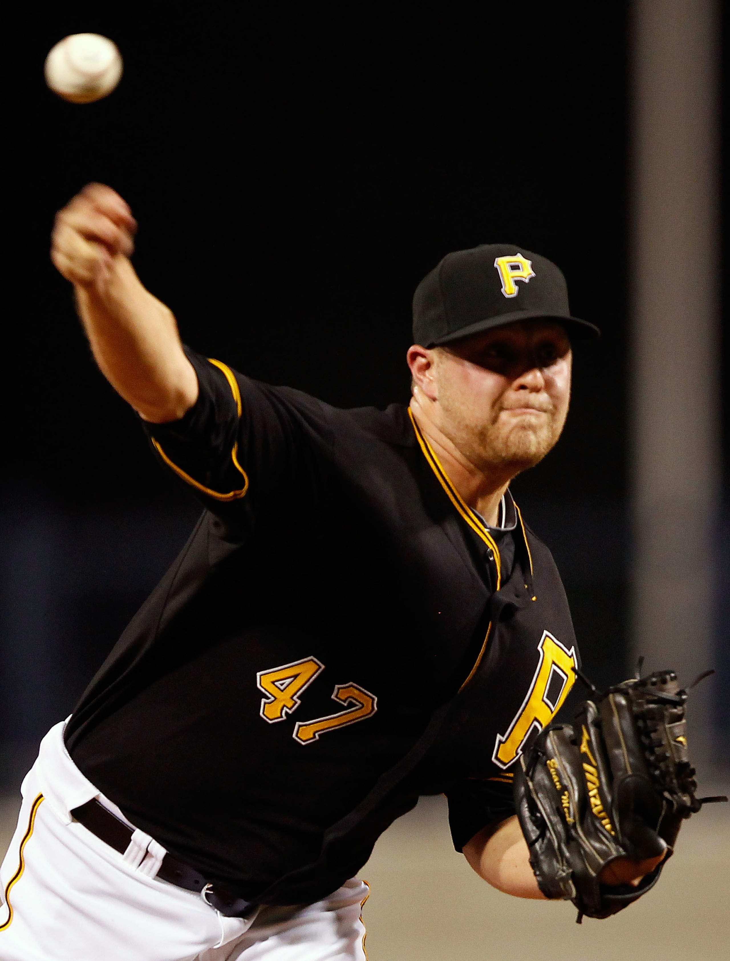 PITTSBURGH - SEPTEMBER 21:  Evan Meek #47 of the Pittsburgh Pirates pitches against the St Louis Cardinals during the game on September 21, 2010 at PNC Park in Pittsburgh, Pennsylvania.  (Photo by Jared Wickerham/Getty Images)
