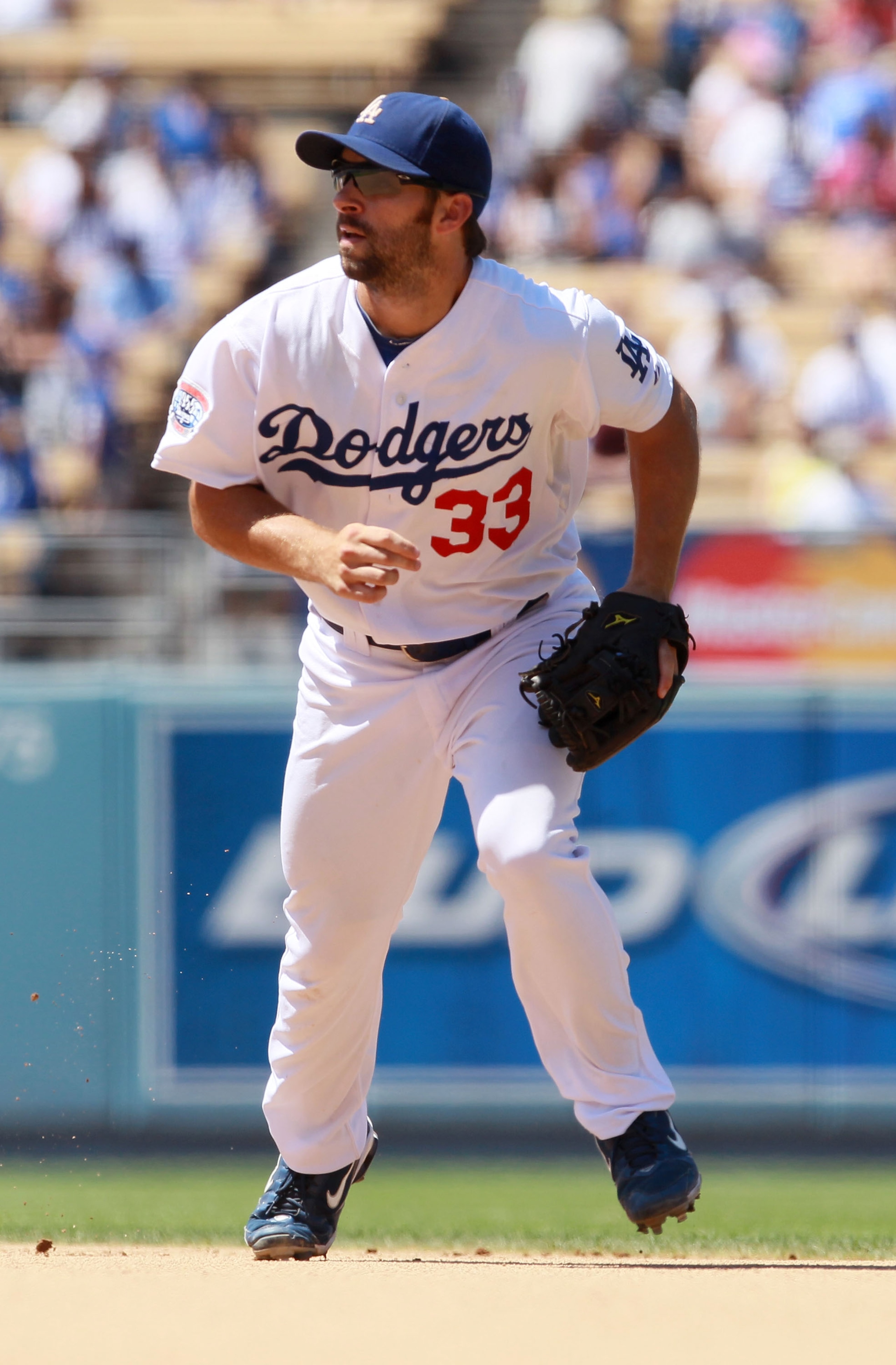 LOS ANGELES, CA - JULY 24:  Blake DeWitt #33 of the Los Angeles Dodgers plays against the New York Mets at Dodger Stadium on July 24, 2010 in Los Angeles, California.  (Photo by Jeff Gross/Getty Images)