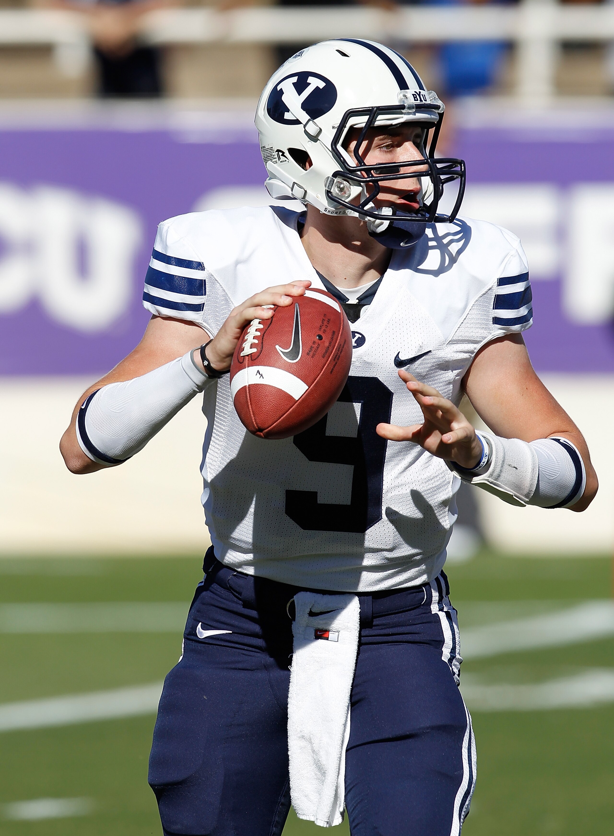 FORT WORTH, TX - OCTOBER 16: Quarterback Jake Heaps #9 of the Brigham Young University Cougars throws a pass against the Texas Christian University Horned Frogs at Amon G. Carter Stadium on October 16, 2010 in Fort Worth, Texas. (Photo by Tom Pennington FORT WORTH, TX - OCTOBER 16: Quarterback Jake Heaps #9 of the Brigham Young University Cougars throws a pass against the Texas Christian University Horned Frogs at Amon G. Carter Stadium on October 16, 2010 in Fort Worth, Texas. (Photo by Tom Pennington