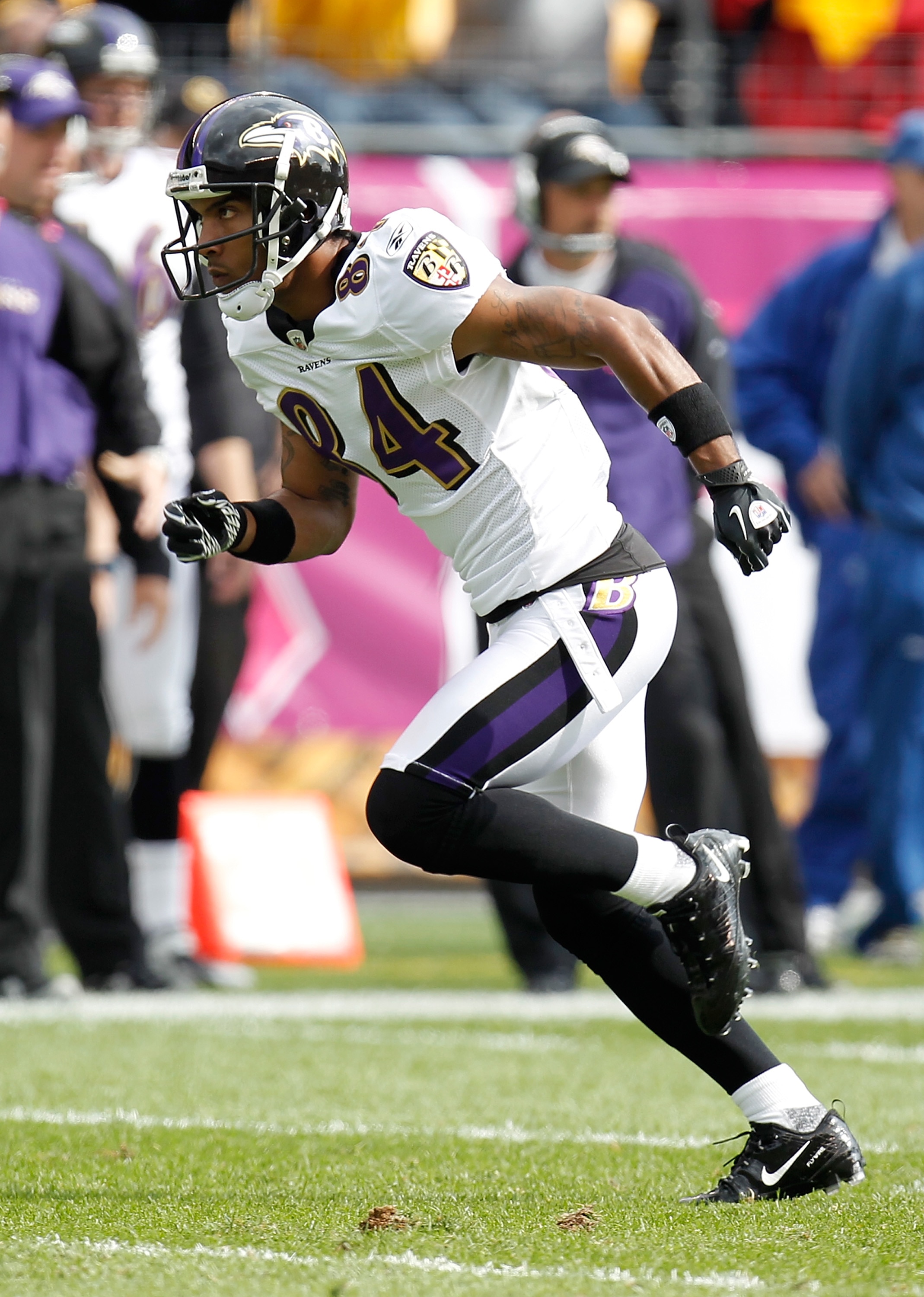 PITTSBURGH - OCTOBER 03: T.J. Houshmandzadeh #84 of the Baltimore Ravens runs a route during the game against the Pittsburgh Steelers on October 3, 2010 at Heinz Field in Pittsburgh, Pennsylvania. (Photo by Gregory Shamus/Getty Images) PITTSBURGH - OCTOBER 03: T.J. Houshmandzadeh #84 of the Baltimore Ravens runs a route during the game against the Pittsburgh Steelers on October 3, 2010 at Heinz Field in Pittsburgh, Pennsylvania. (Photo by Gregory Shamus/Getty Images)