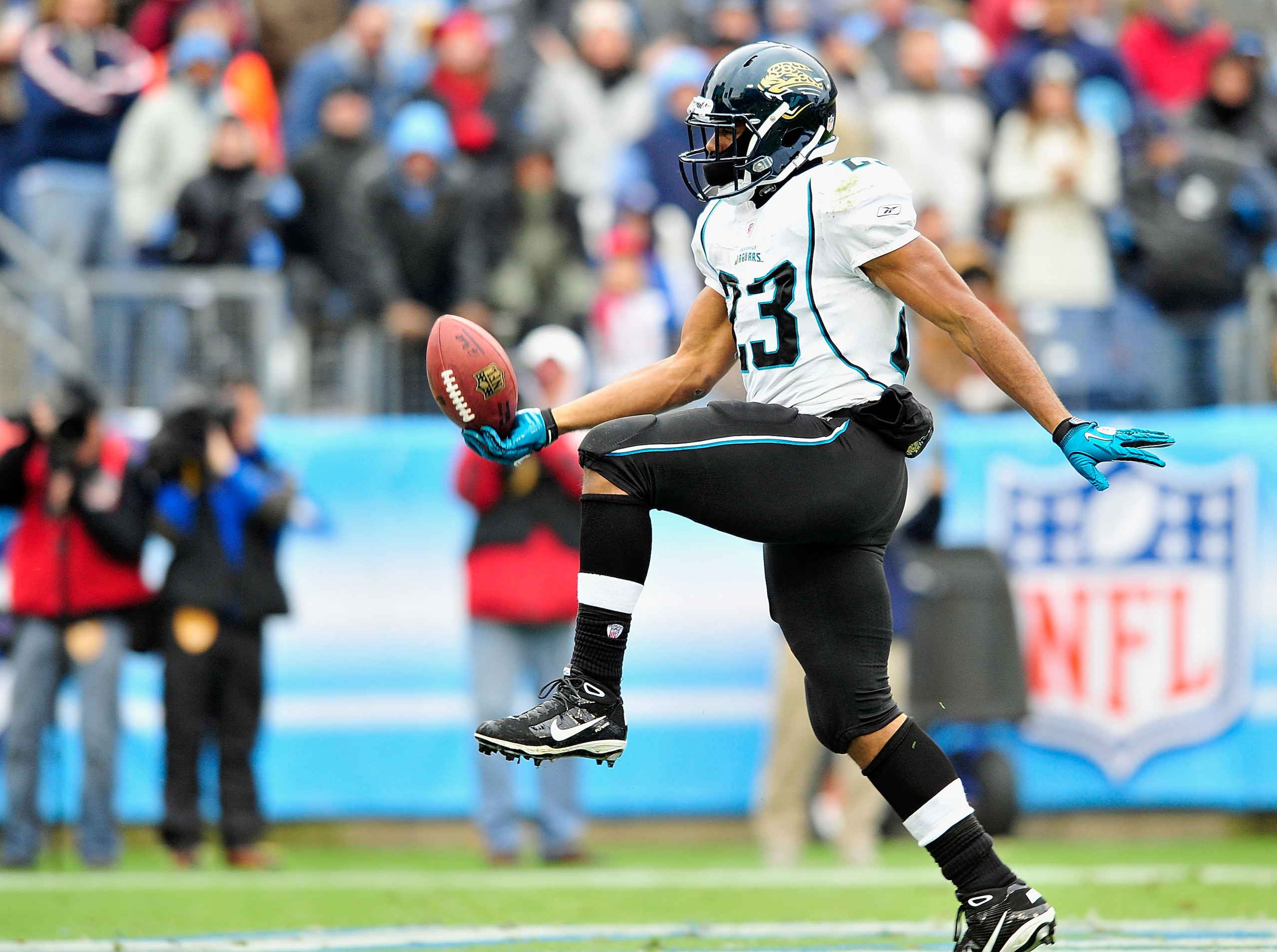 NASHVILLE, TN - DECEMBER 05:  Rashad Jennings #23 high-steps into the end zone for a touchdown against the Tennessee Titans  during the first half at LP Field on December 5, 2010 in Nashville, Tennessee.  (Photo by Grant Halverson/Getty Images)