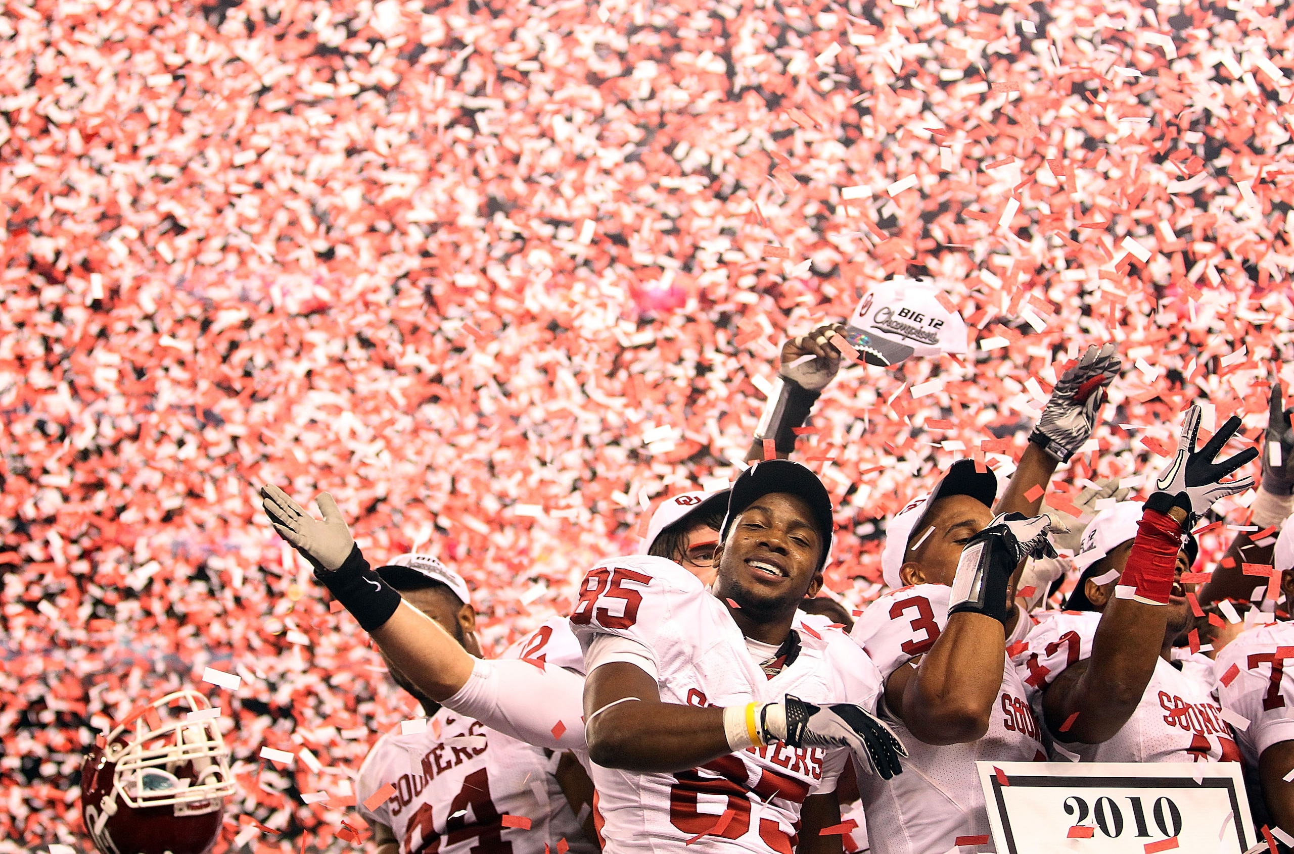 ARLINGTON, TX - DECEMBER 04:  Wide receiver Ryan Broyles #85 of the Oklahoma Sooners celebrates a 23-20 win against the Nebraska Cornhuskers during the Big 12 Championship at Cowboys Stadium on December 4, 2010 in Arlington, Texas.  (Photo by Ronald Marti