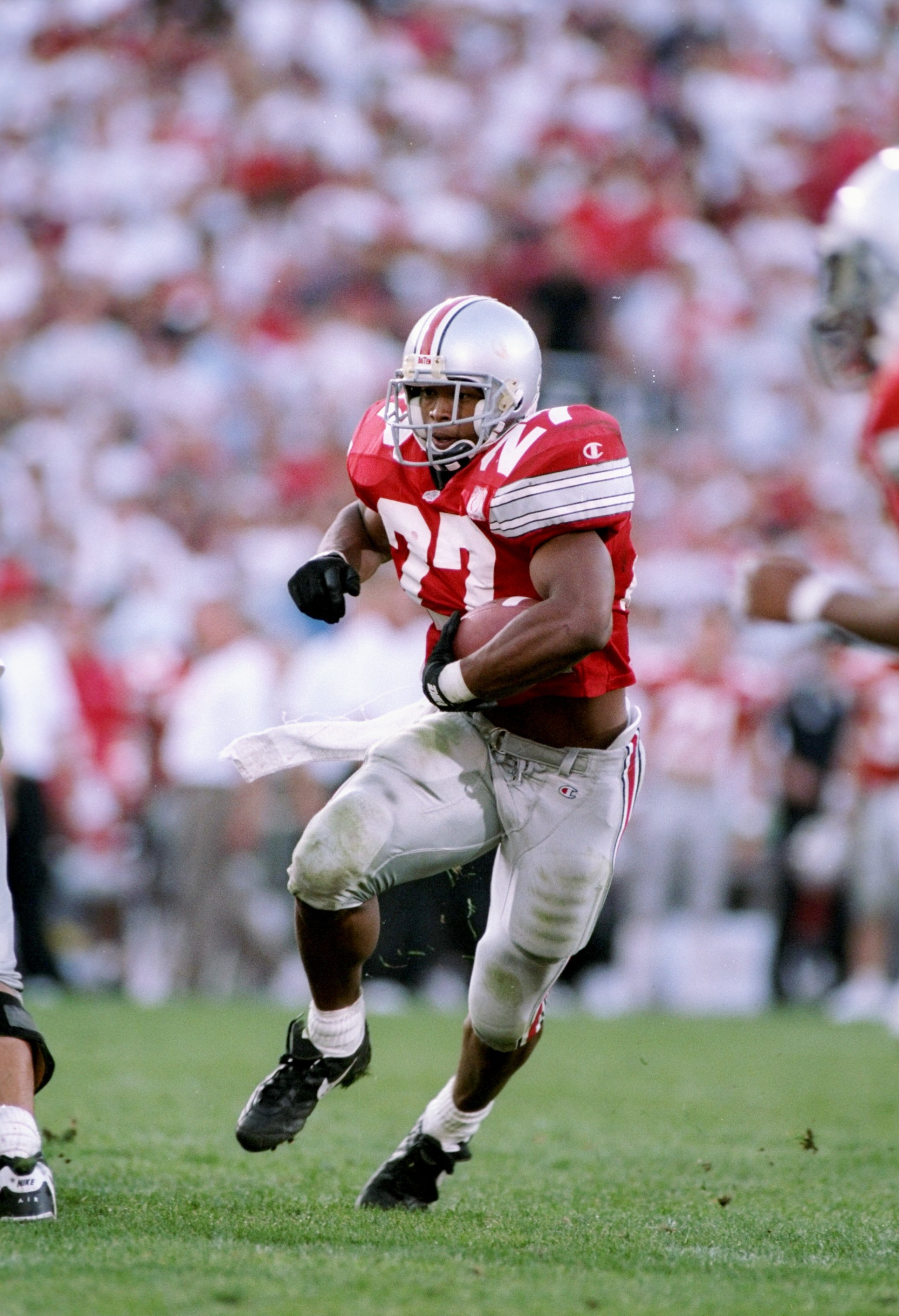 30 Sep 1995:  Tailback Eddie George of the Ohio State Buckeyes runs down the field during a game against the Notre Dame Fighting Irish at Ohio Stadium in Columbus, Ohio.  Ohio State won the game 45-26. Mandatory Credit: Andy Lyons  /Allsport