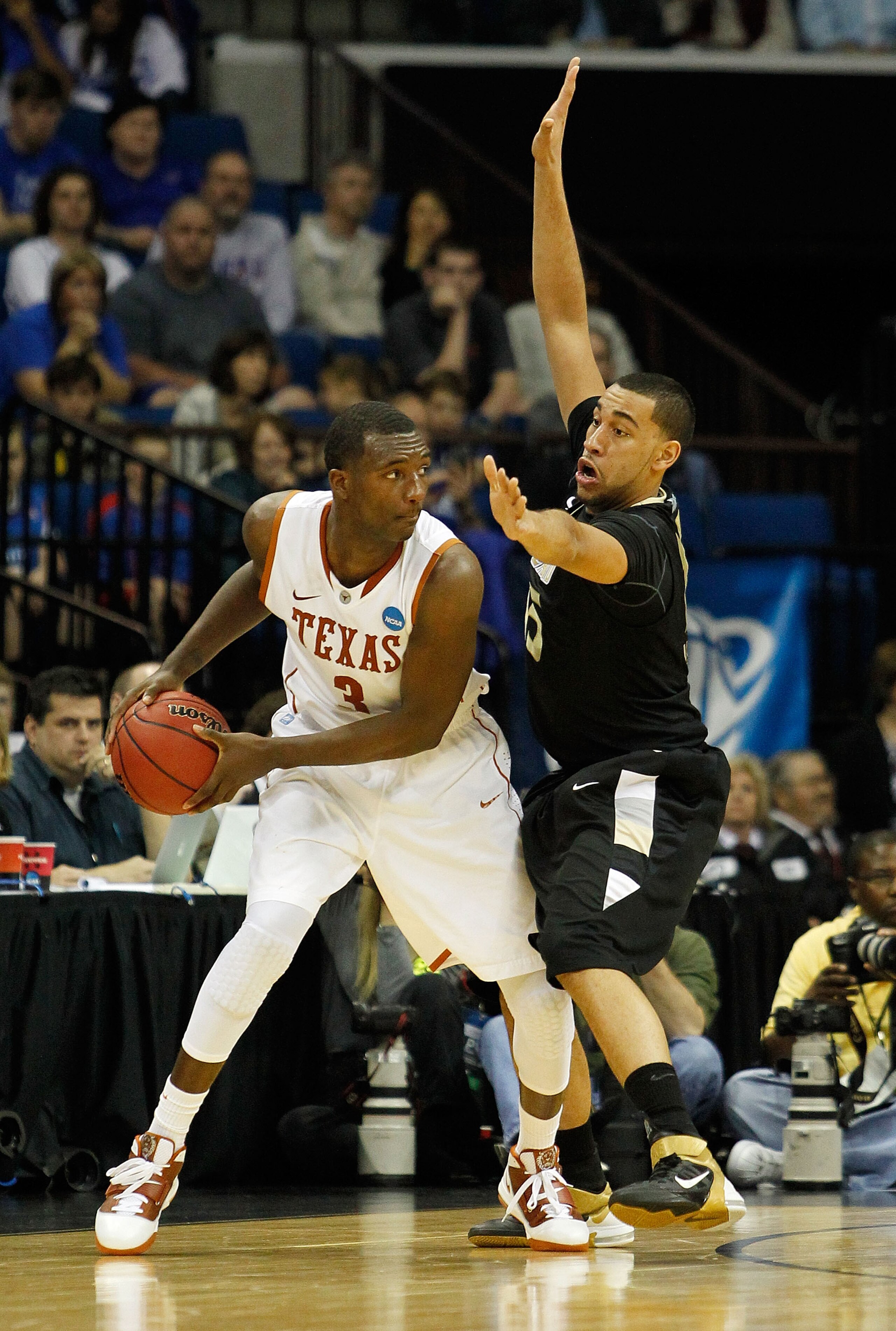 TULSA, OK - MARCH 18:  Jordan Hamilton #3 of the Texas Longhorns looks to move the ball against the Oakland Golden Grizzlies during the second round of the 2011 NCAA men's basketball tournament at BOK Center on March 18, 2011 in Tulsa, Oklahoma.  (Photo b