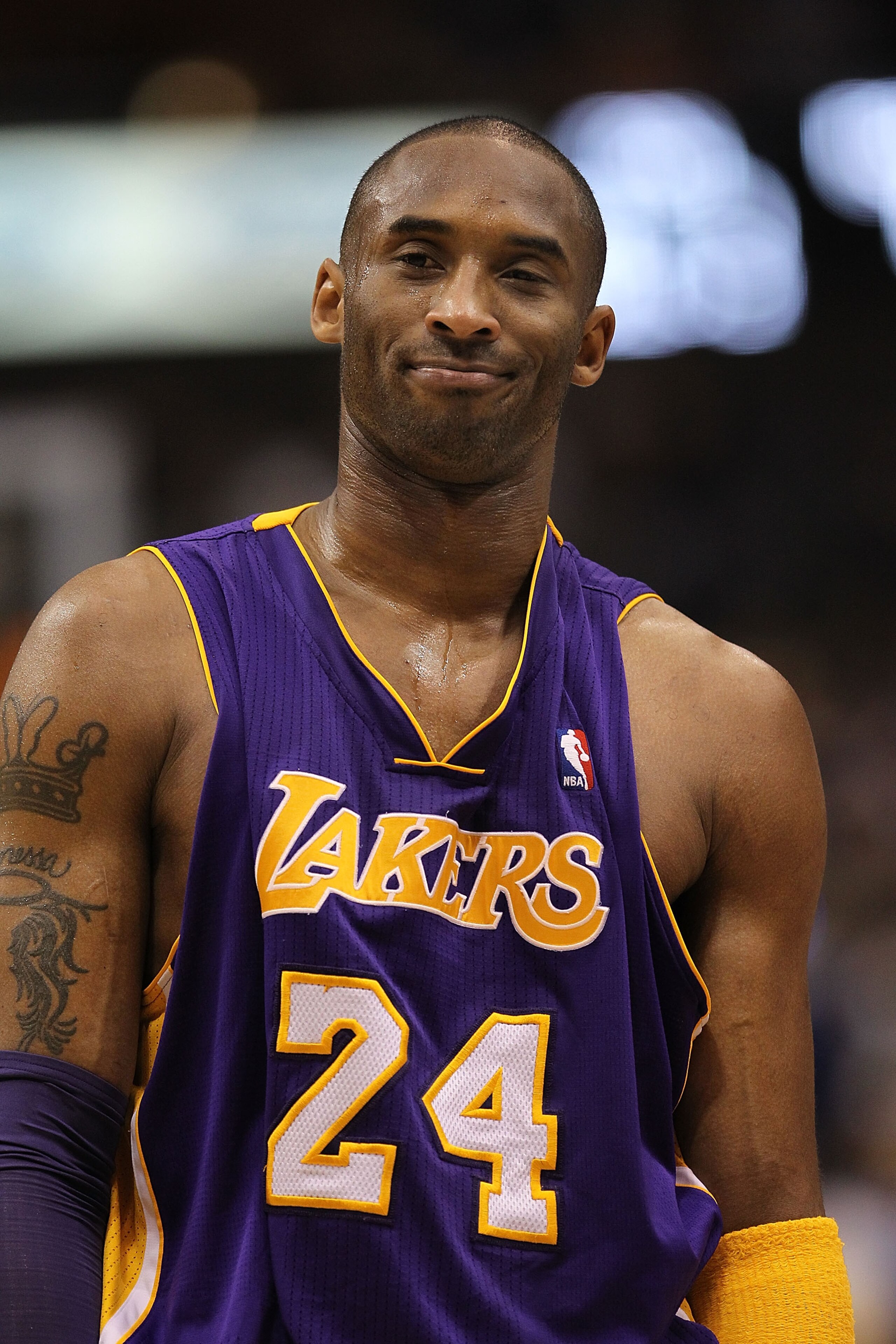 DALLAS, TX - MARCH 12: Guard Kobe Bryant #24 of the Los Angeles Lakers at American Airlines Center on March 12, 2011 in Dallas, Texas. NOTE TO USER: User expressly acknowledges and agrees that, by downloading and or using this photograph, User is consen DALLAS, TX - MARCH 12: Guard Kobe Bryant #24 of the Los Angeles Lakers at American Airlines Center on March 12, 2011 in Dallas, Texas. NOTE TO USER: User expressly acknowledges and agrees that, by downloading and or using this photograph, User is consen