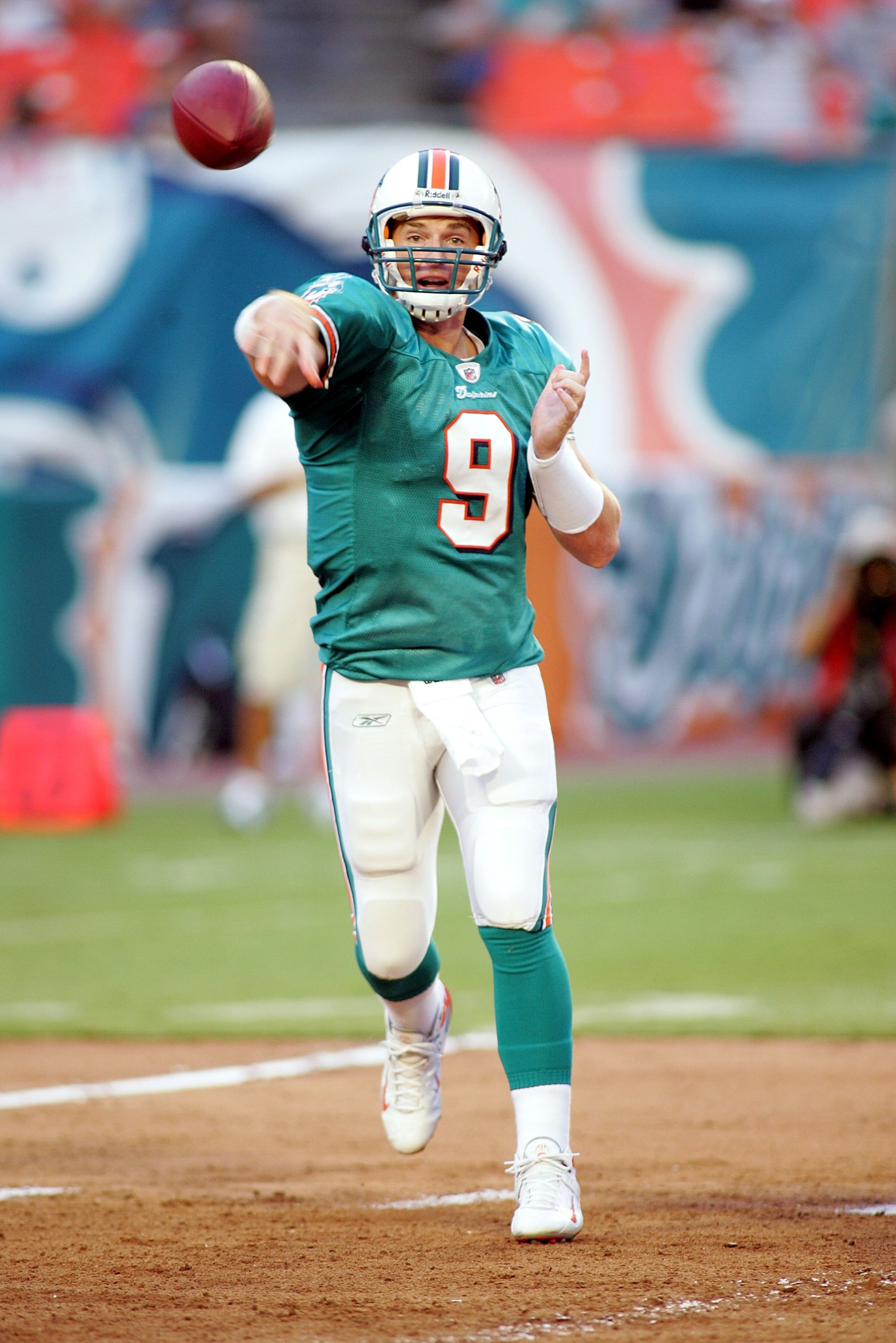 MIAMI - AUGUST 09:   Quarterback John Beck #9 of the Miami Dolphins during a pre season game against the Tampa Bay Buccaneers on August 9, 2008 at Dolphin Stadium in Miami, Florida.  (Photo by Marc Serota/Getty Images)