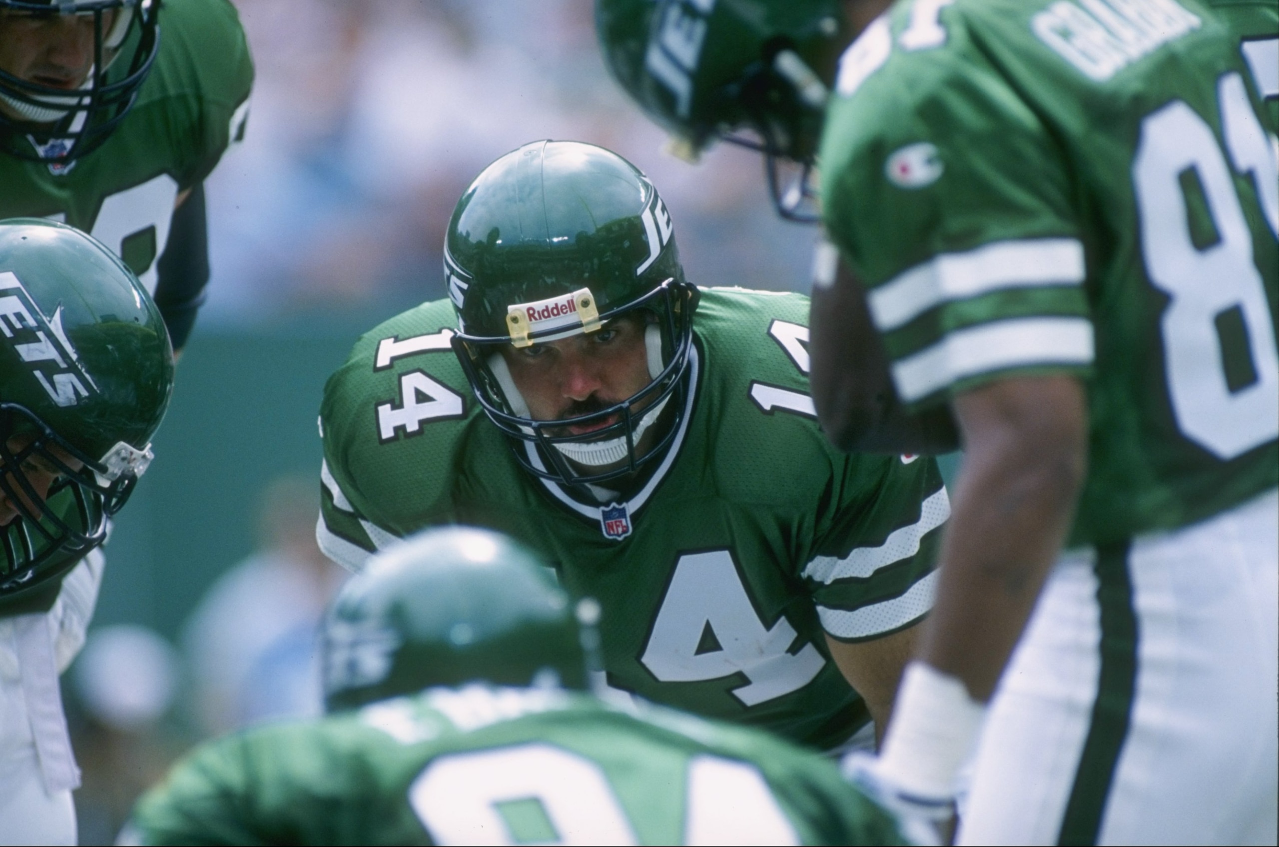 8 Sep 1996: Quarterback Neil O'Donnell #14 of the New York Jets calls the play in an offensive huddle during the Jets 21-7 loss to the Indianapolis Colts at Giants Stadium in East Rutherford, New Jersey. 8 Sep 1996: Quarterback Neil O'Donnell #14 of the New York Jets calls the play in an offensive huddle during the Jets 21-7 loss to the Indianapolis Colts at Giants Stadium in East Rutherford, New Jersey.