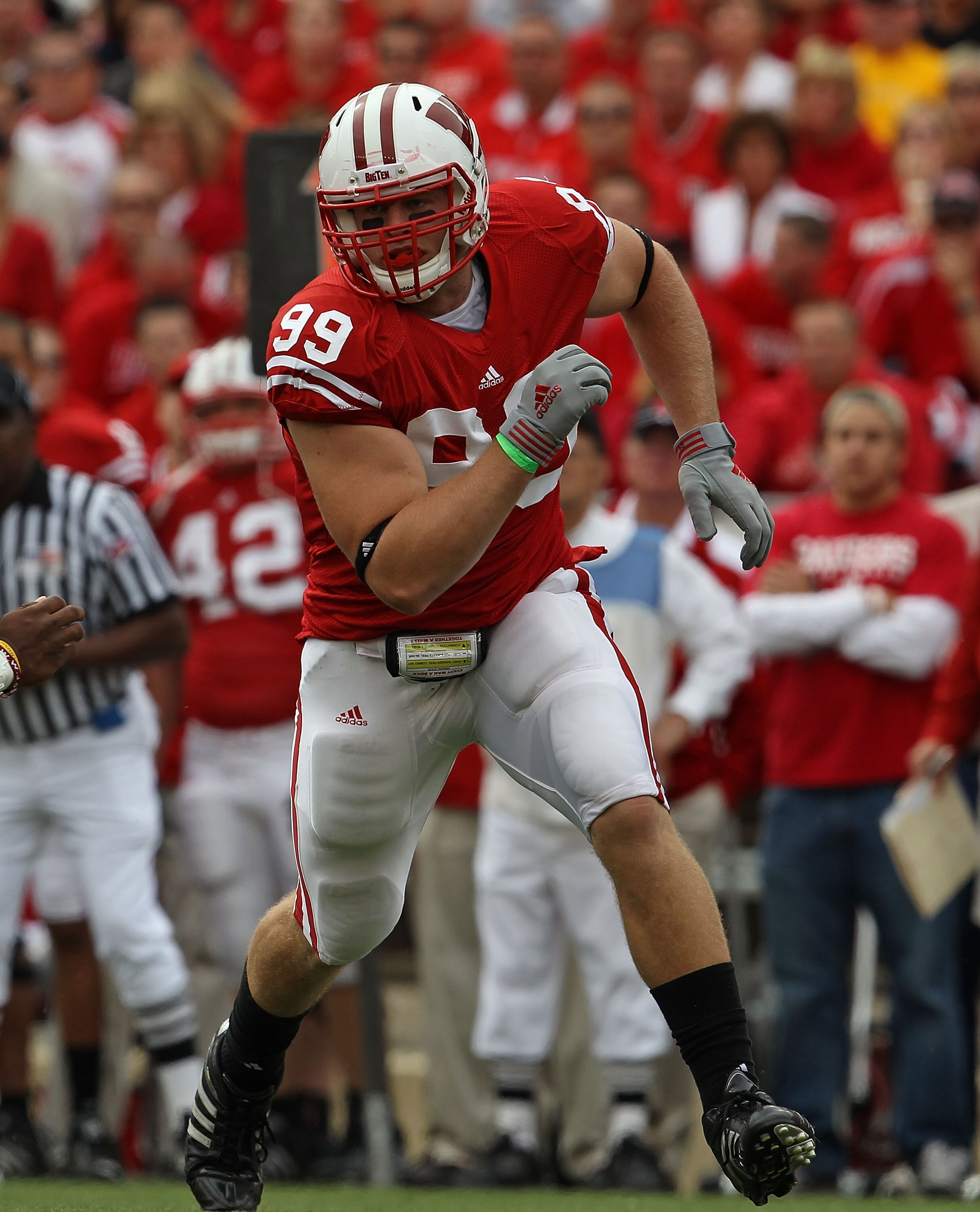 MADISON, WI - SEPTEMBER 18: J.J. Watt #99 of the Wisconsin Badgers rushes against the Arizona State Sun Devils at Camp Randall Stadium on September 18, 2010 in Madison, Wisconsin. Wisconsin defeated Arizona State 20-19. (Photo by Jonathan Daniel/Getty Ima