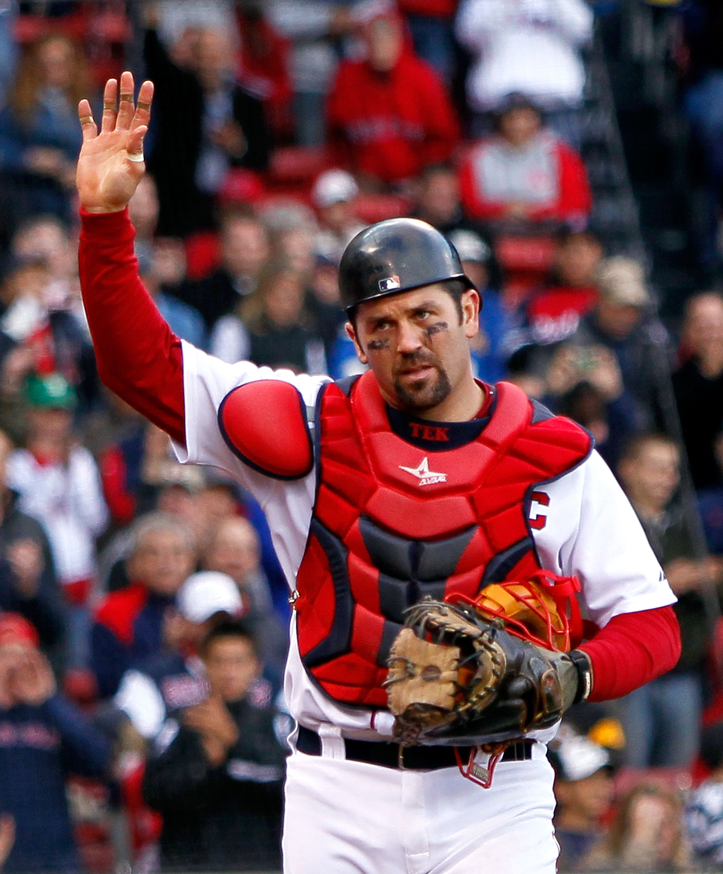 njured Red Sox catcher Jason Varitek has some fun with his daughter News  Photo - Getty Images