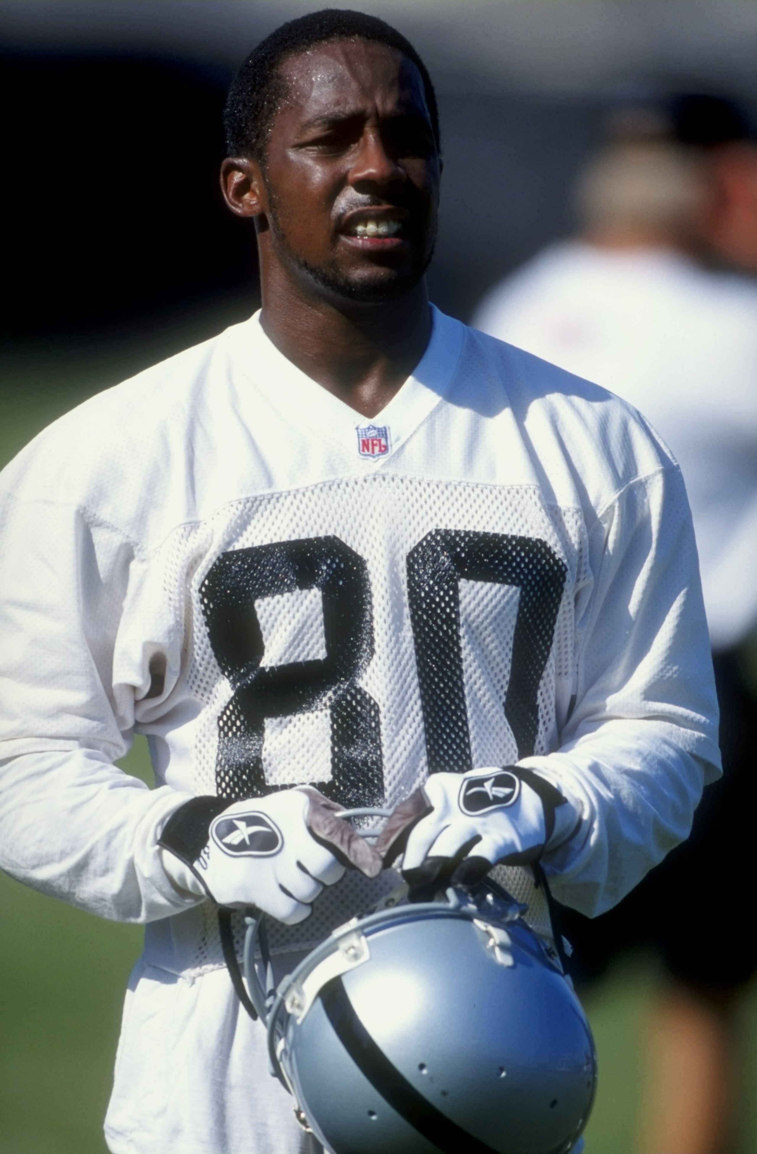 21 Jul 1998:  Wide receiver Desmond Howard #80 of the Oakland Raiders looks on during the 1998 Oakland Raiders Training Camp in Napa, California. Mandatory Credit: Jed Jacobsohn  /Allsport