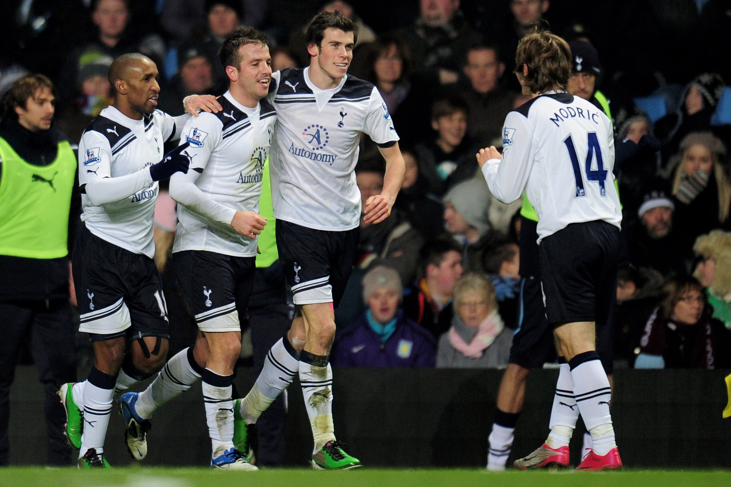 BIRMINGHAM, ENGLAND - DECEMBER 26:  (L-R) Jermaine Defoe, Rafael Van Der Vaart, Gareth Bale and Luka Modric of Tottenham celebrate after Van Der Vaart scores the opening goal during the Barclays Premier League match between Aston Villa and Tottenham Hotsp