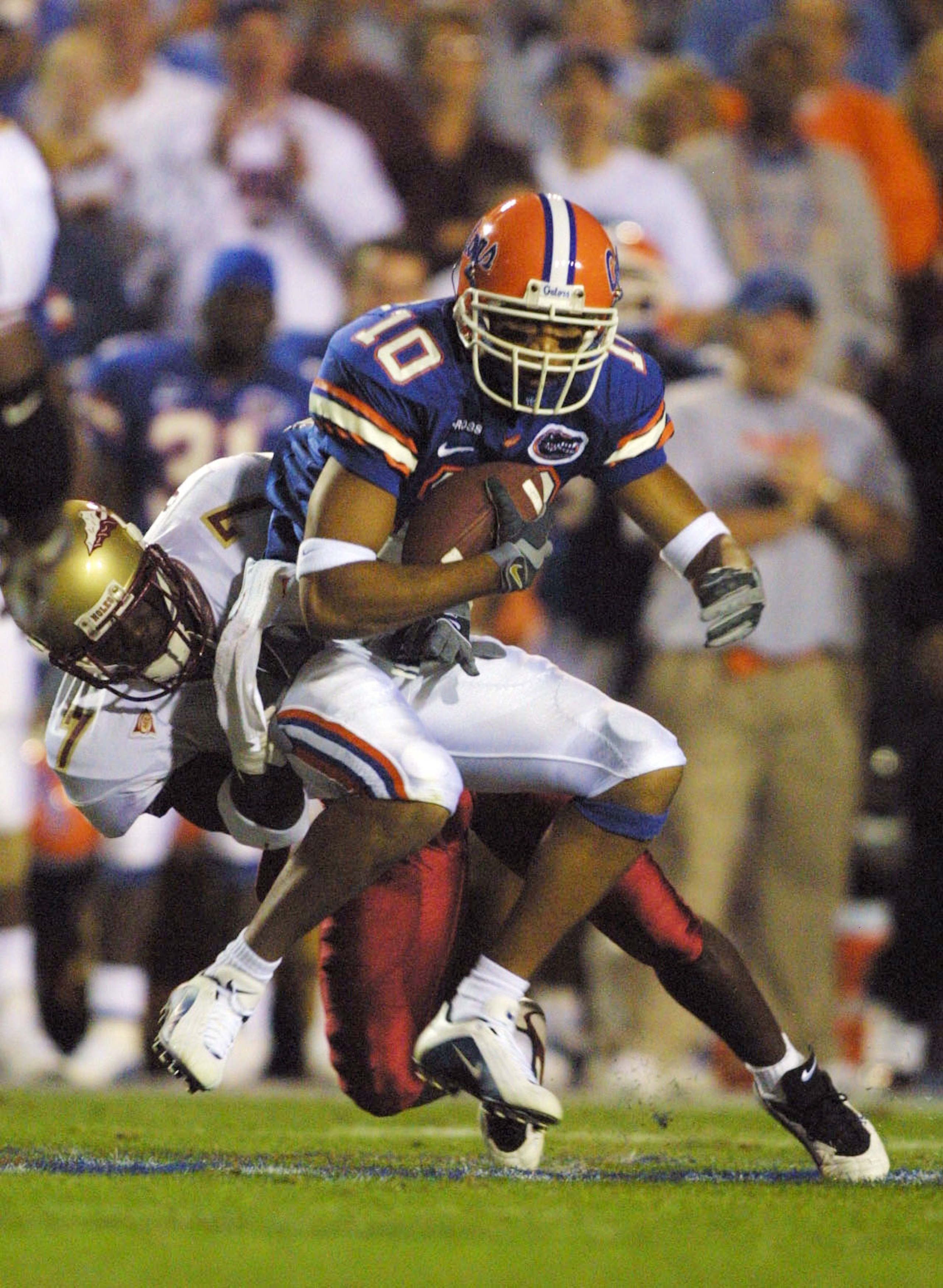 17 NOV 2001: Florida Gator receiver Jabar Gaffney beats Florida State Seminole defender Rufus Brown, 7 upfield at Florida Field in Gainesville, Florida. DIGITAL IMAGE.  Mandatory Credit: Scott Halleran/ALLSPORT