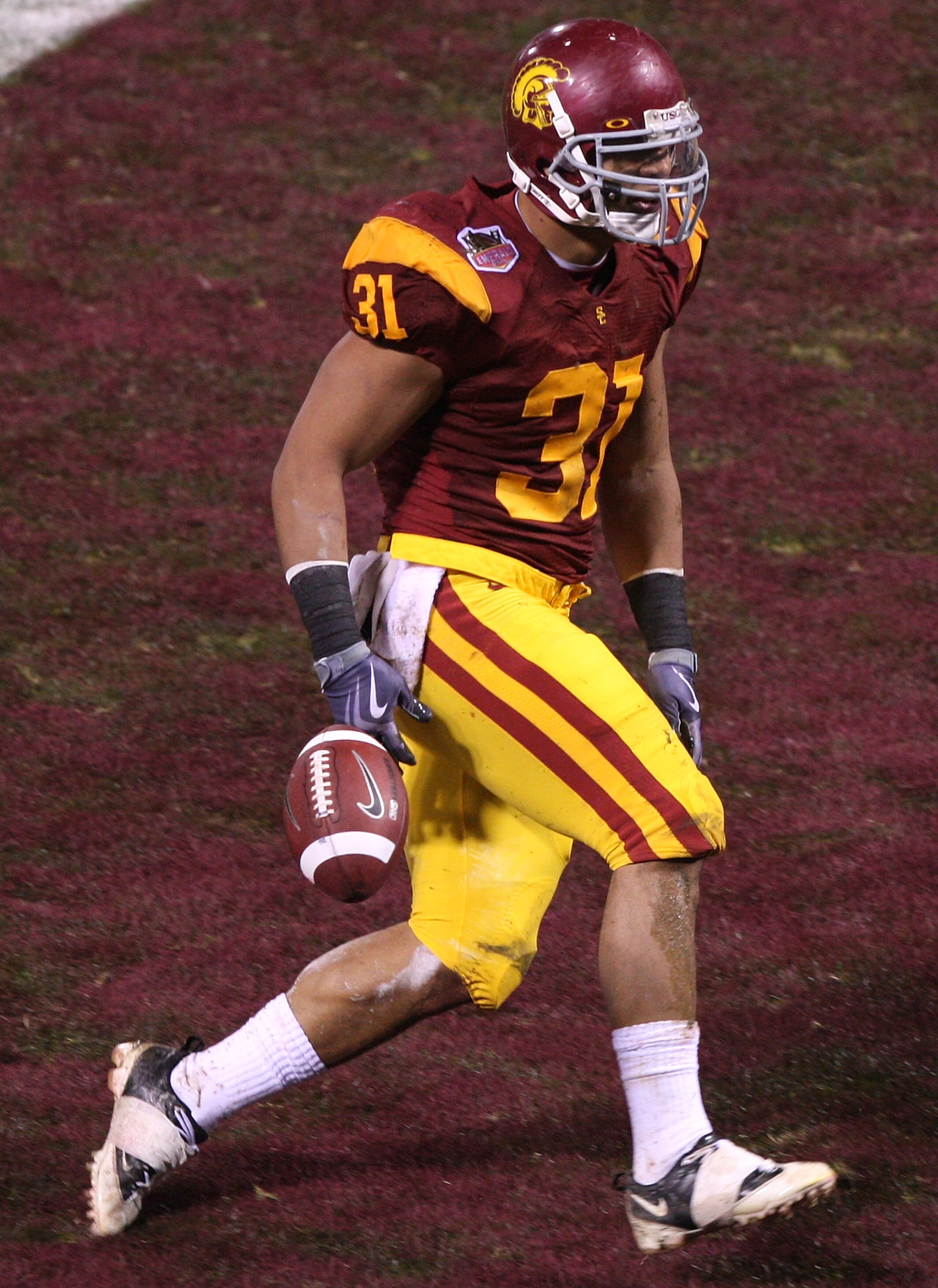 SAN FRANCISCO - DECEMBER 26: Stanley Havili #31 of the USC Trojans celebrates after a touchdown in the first quarter against the Boston College Eagles during the 2009 Emerald Bowl at AT&T Park on December 26, 2009 in San Francisco, California. (Photo by J SAN FRANCISCO - DECEMBER 26: Stanley Havili #31 of the USC Trojans celebrates after a touchdown in the first quarter against the Boston College Eagles during the 2009 Emerald Bowl at AT&T Park on December 26, 2009 in San Francisco, California. (Photo by J