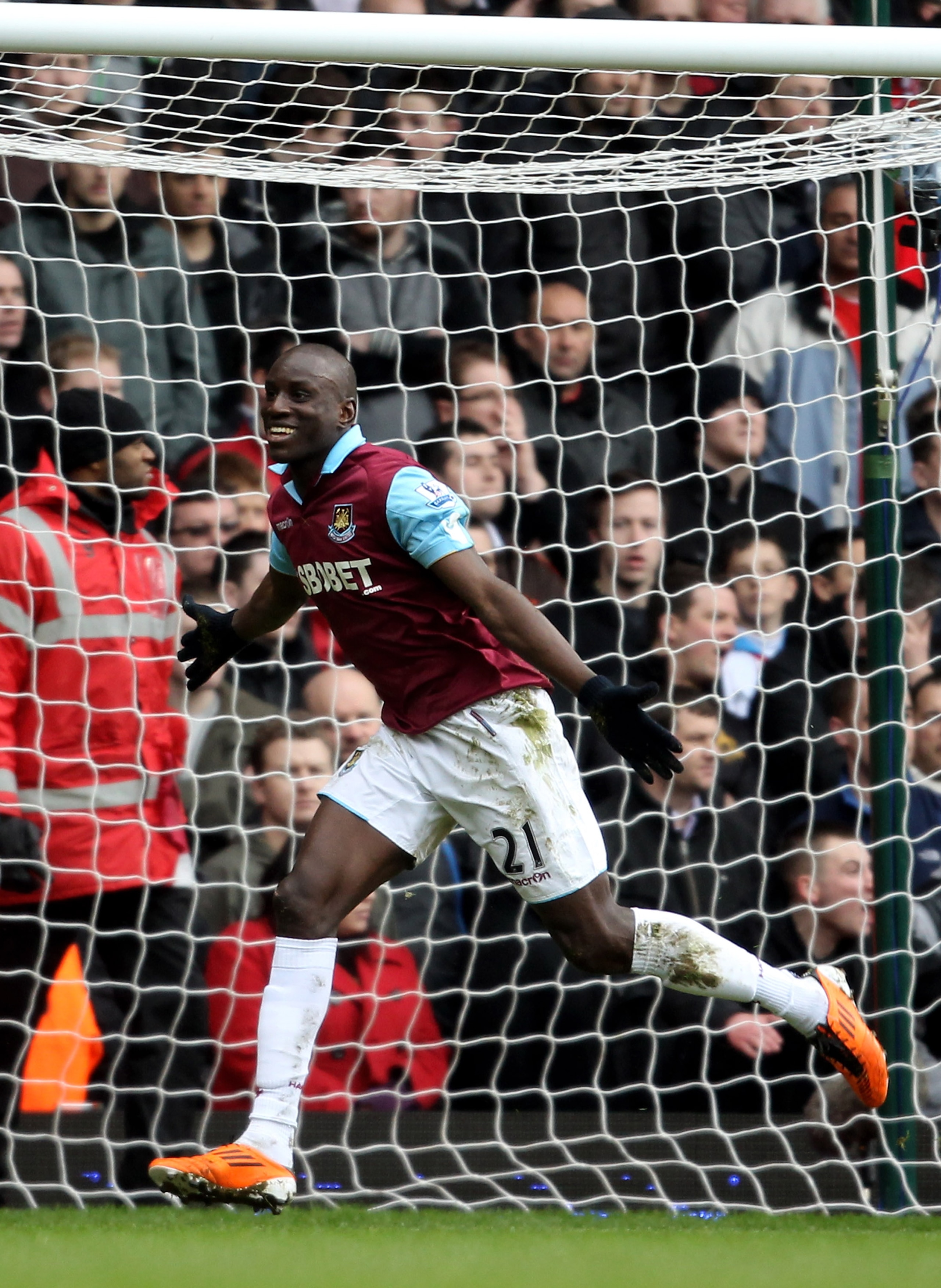 LONDON, ENGLAND - FEBRUARY 27:  Demba Ba of West Ham celebrates scoring the second goal during the Barclays Premier League match between West Ham United and Liverpool at the Boleyn Ground on February 27, 2011 in London, England.  (Photo by Scott Heavey/Ge