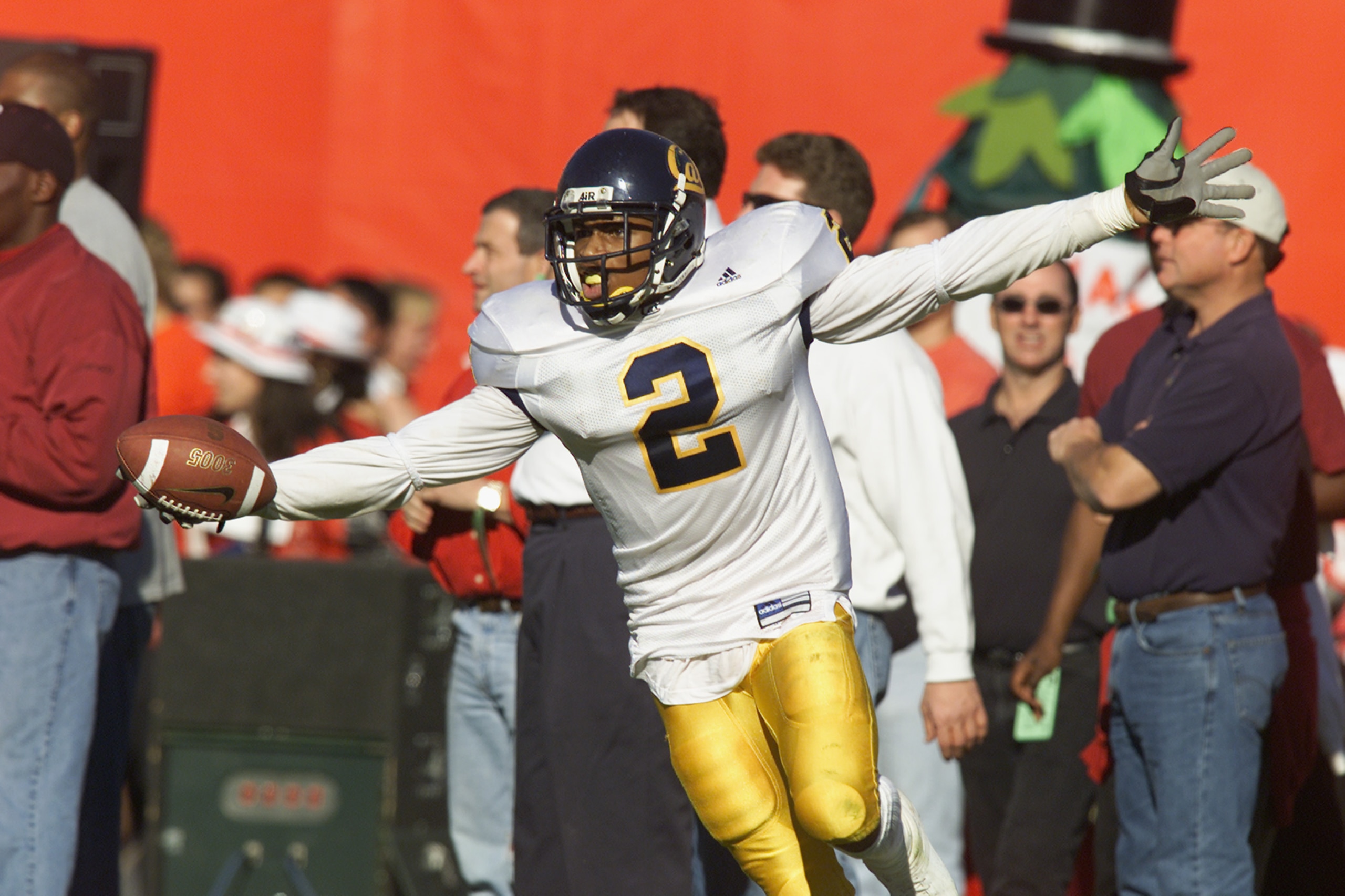 PALO ALTO, CA - NOVEMBER 17:  Safety Nnamdi Asomugha #2 of the California Golden Bears celebrates after scoring on a 24 yard interception return for touchdown against the Stanford Cardinal during the Pac-10 Conference football game at Stanford Stadium in